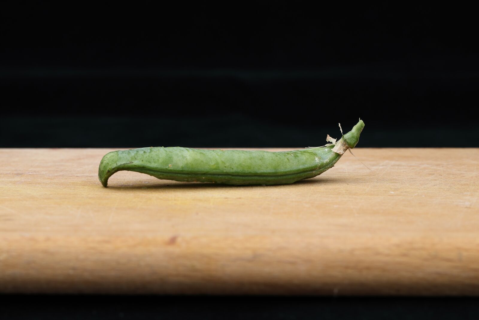 Canon EOS 77D (EOS 9000D / EOS 770D) sample photo. Food, peas, pod photography
