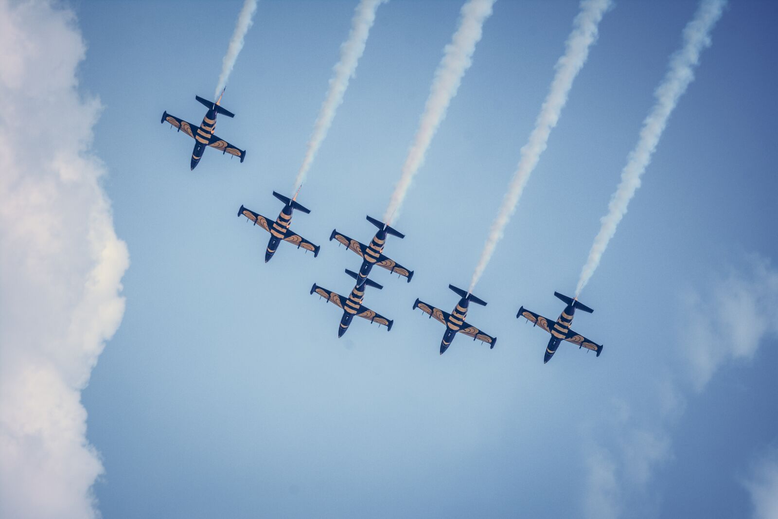 Nikon D7100 sample photo. Sky, the airplane, flat photography
