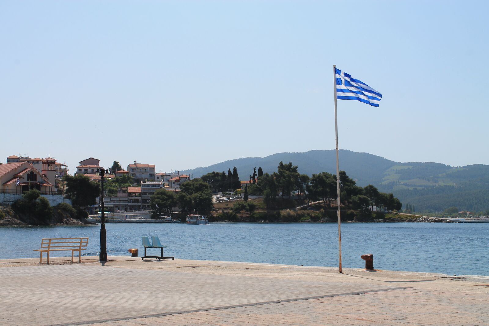 Canon EOS 1100D (EOS Rebel T3 / EOS Kiss X50) sample photo. Greece, flag of greece photography