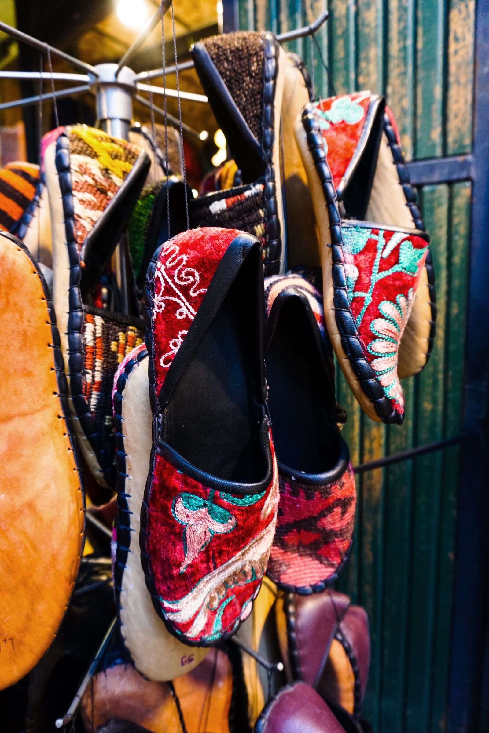 Sony a6000 sample photo. Bazaar, shoes, marrakech photography