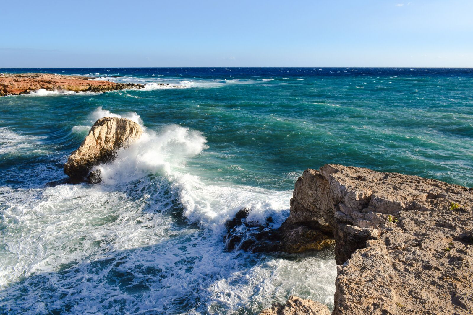 Nikon D3300 sample photo. Rock, rocky coast, waves photography