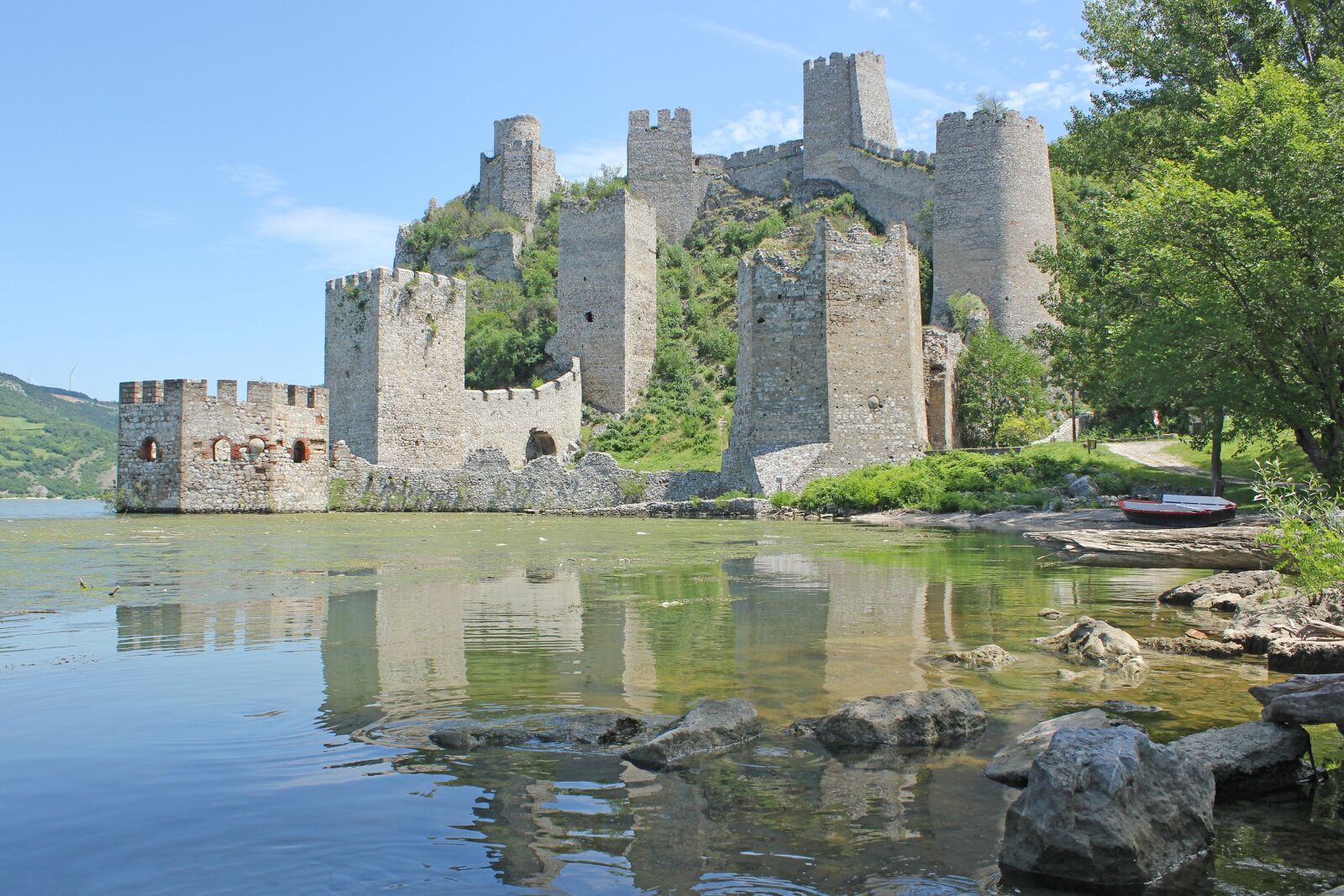 Canon EOS 550D (EOS Rebel T2i / EOS Kiss X4) sample photo. đerdap, serbia, castle photography