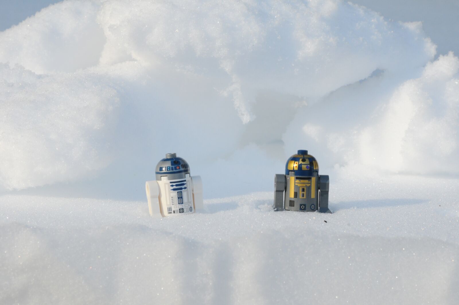 Nikon D300 sample photo. Lego, snow drift, star photography