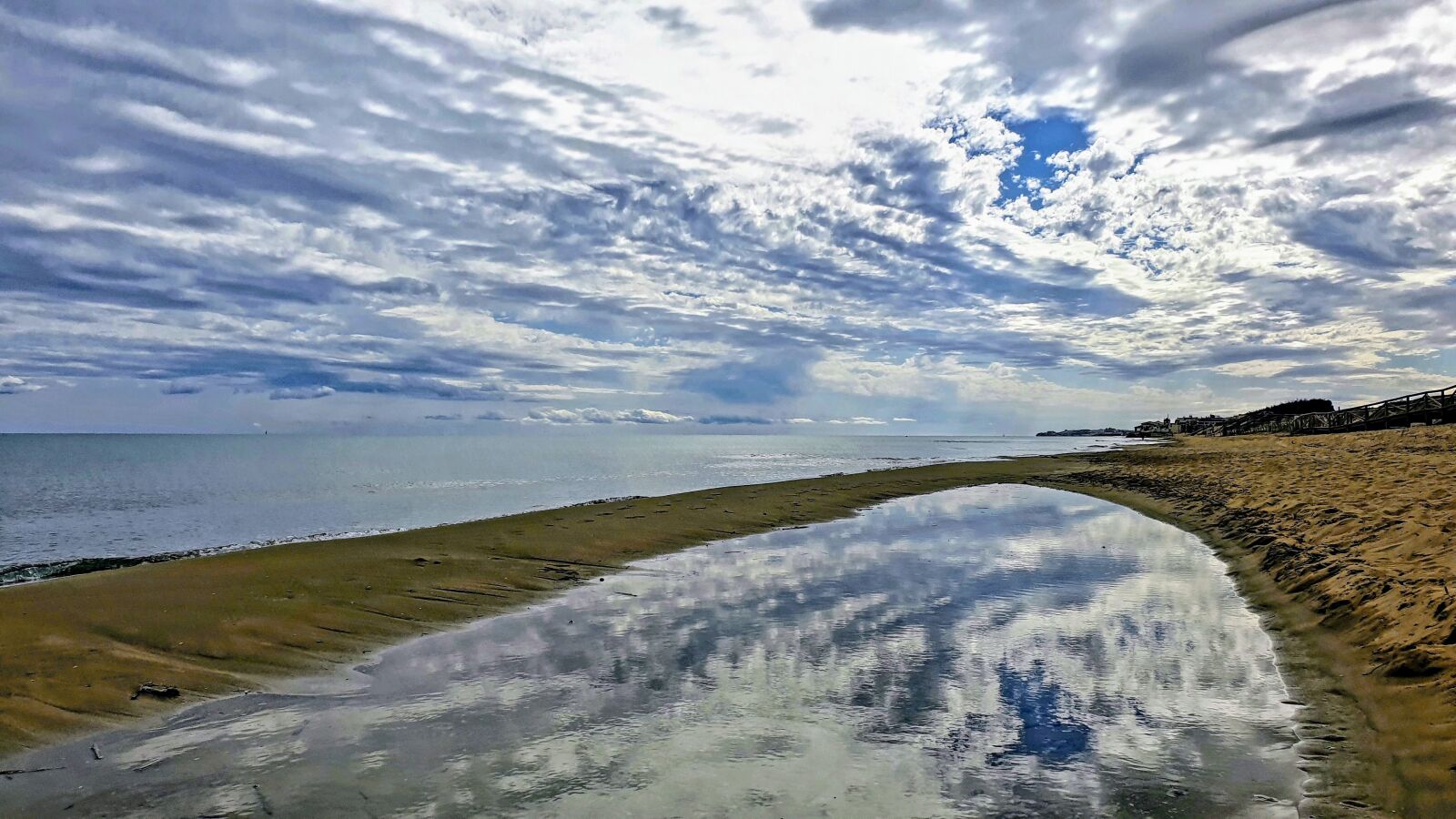 Samsung Galaxy S9+ sample photo. Beach, sun, clouds photography