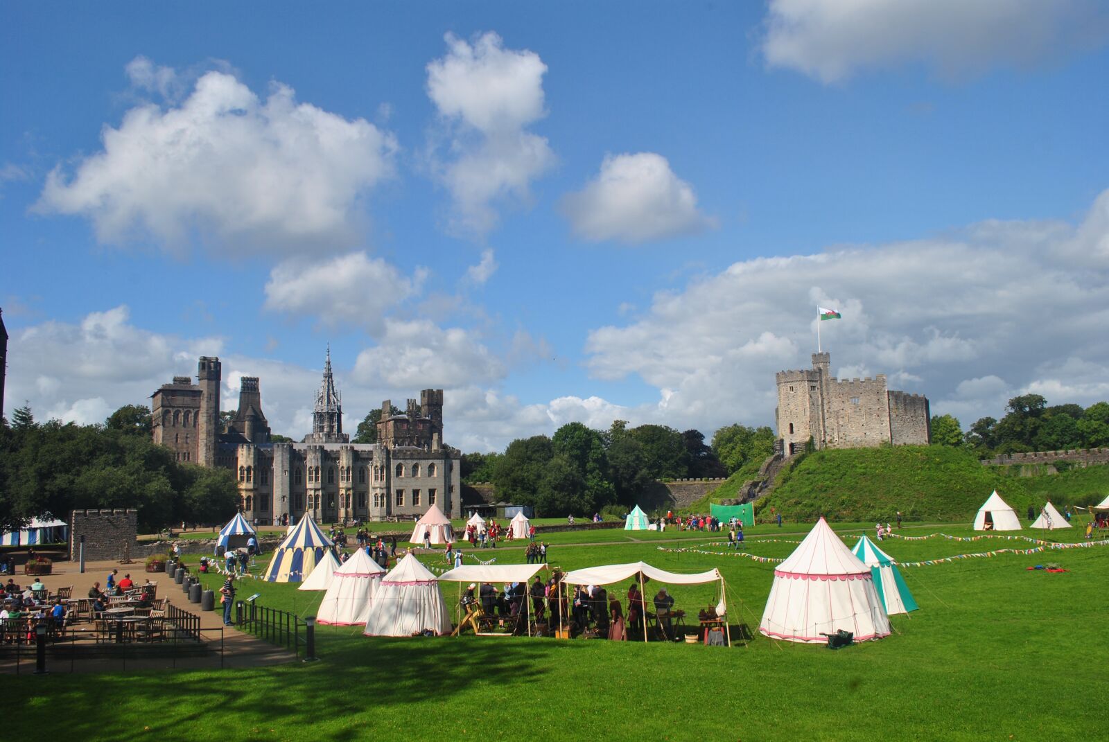 Nikon D3000 sample photo. Wales, cadiff, castle photography