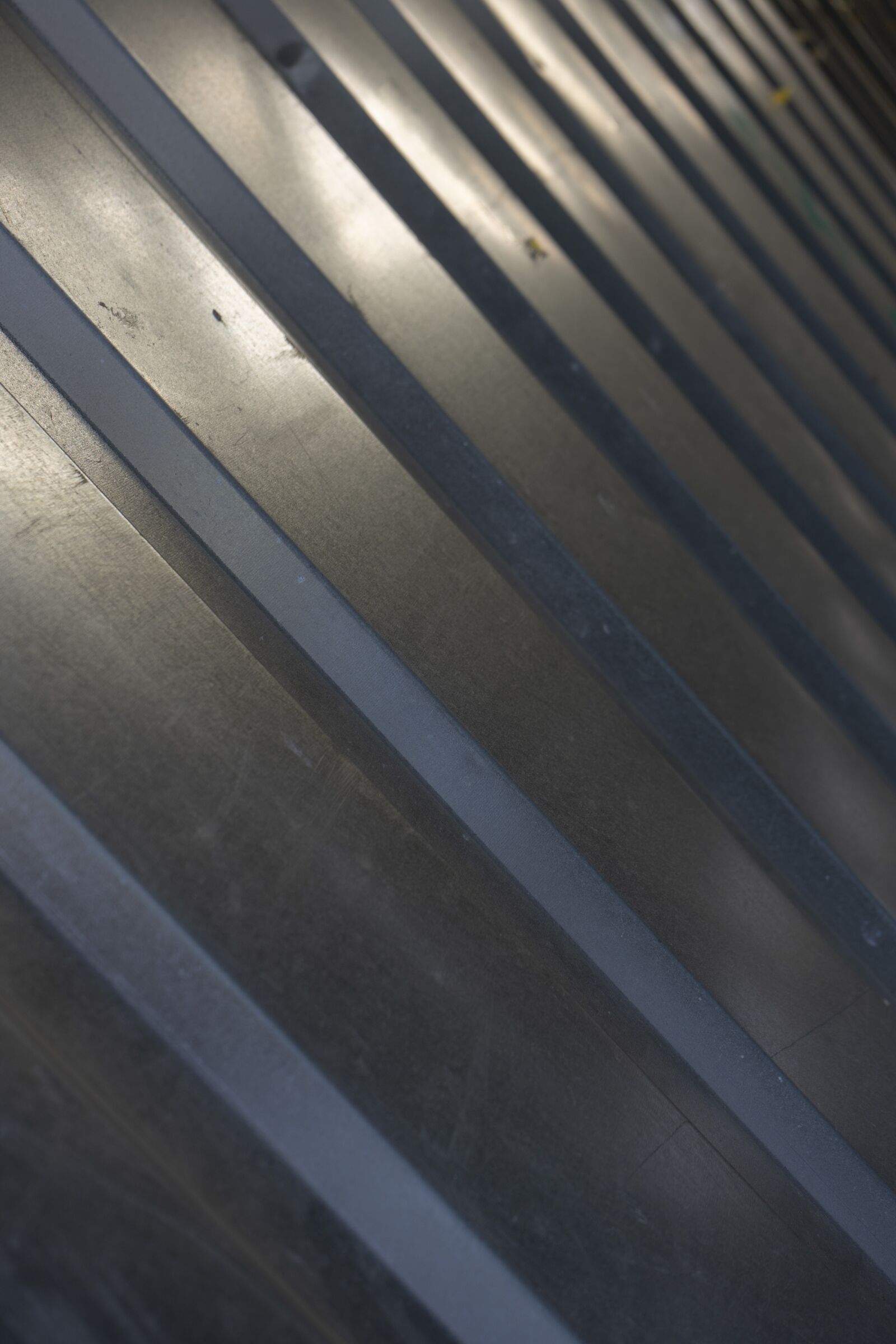 Sony a7 II + Sony FE 28-70mm F3.5-5.6 OSS sample photo. Disk, metal, texture photography