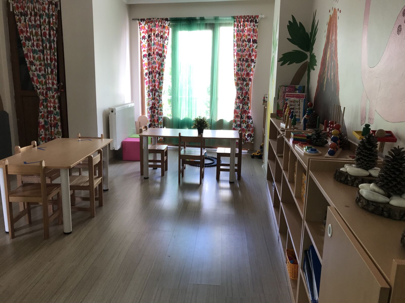 iPhone 7 back camera 3.99mm f/1.8 sample photo. Kindergarten, school, child photography