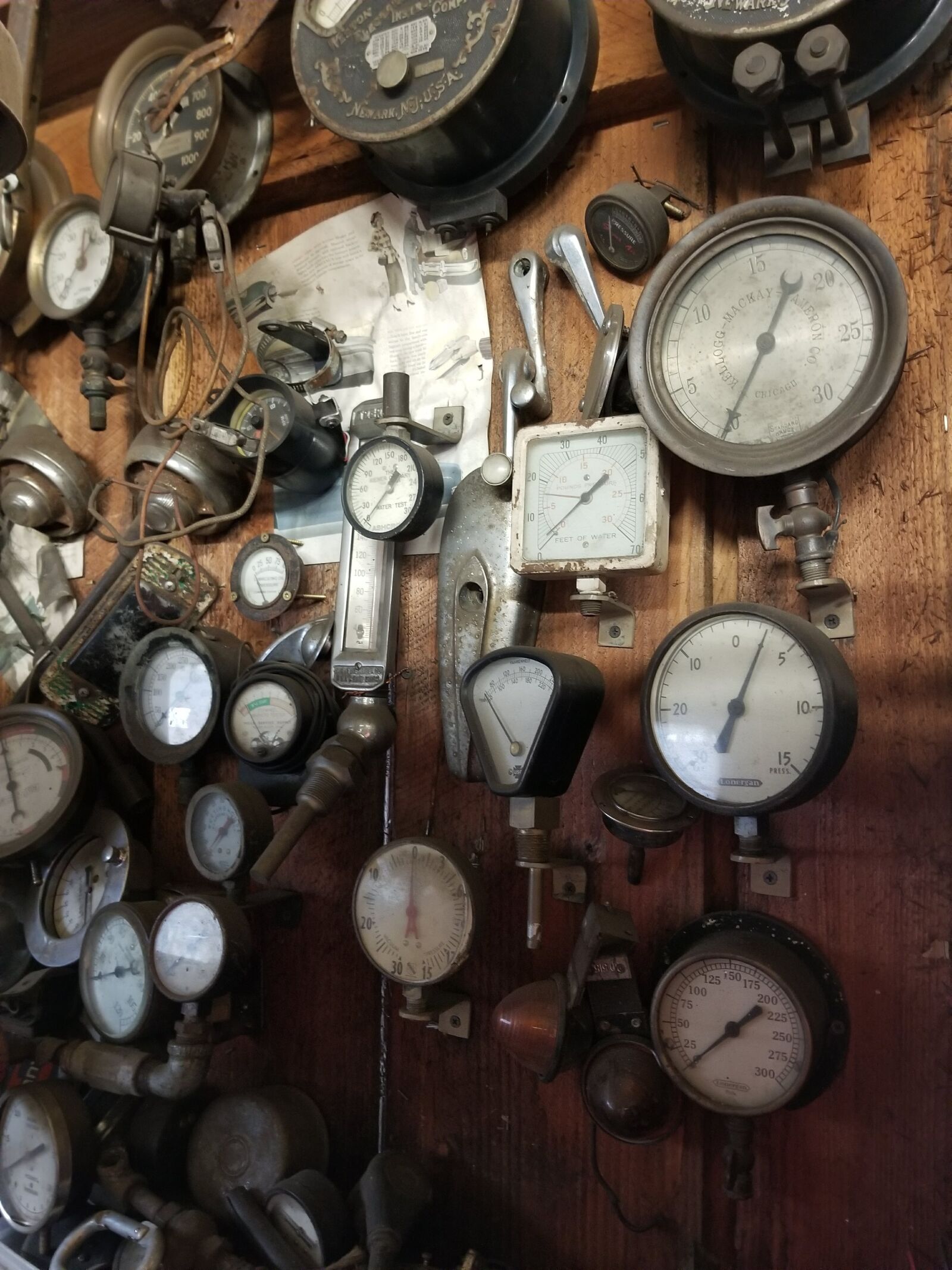 Samsung Galaxy S8 sample photo. Old, time, clock photography