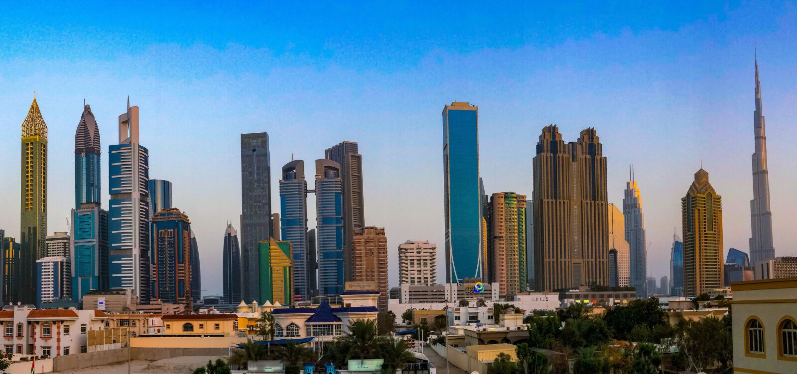 iPhone X back camera 6mm f/2.4 sample photo. Dubai, uae, architecture photography