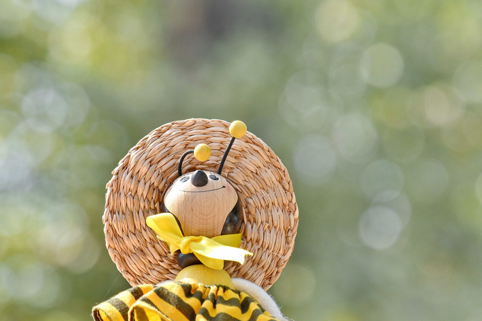 Nikon D5500 sample photo. Handmade, hat, homemade, honeybee photography