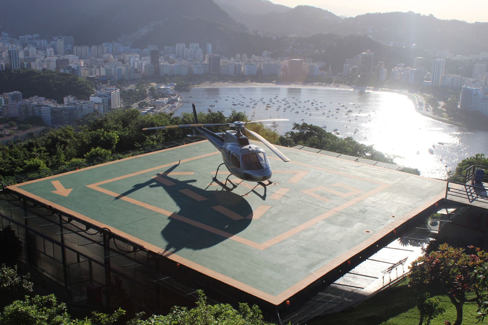 Canon EOS 1300D (EOS Rebel T6 / EOS Kiss X80) sample photo. Helicopter, air, aircraft photography