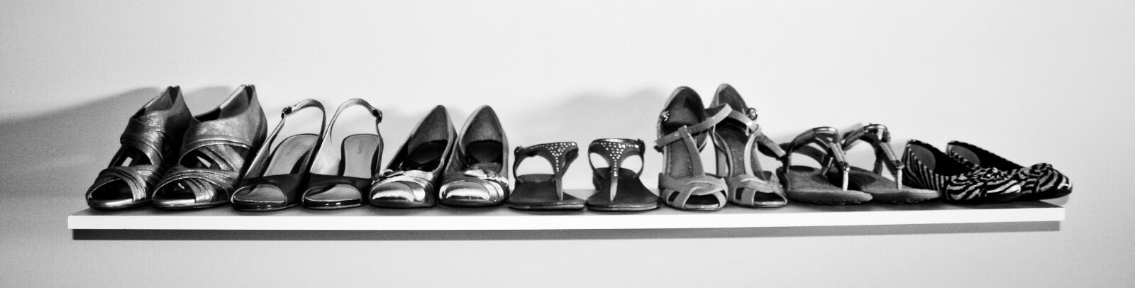 Canon EOS 350D (EOS Digital Rebel XT / EOS Kiss Digital N) sample photo. Shoe, line, fashion photography