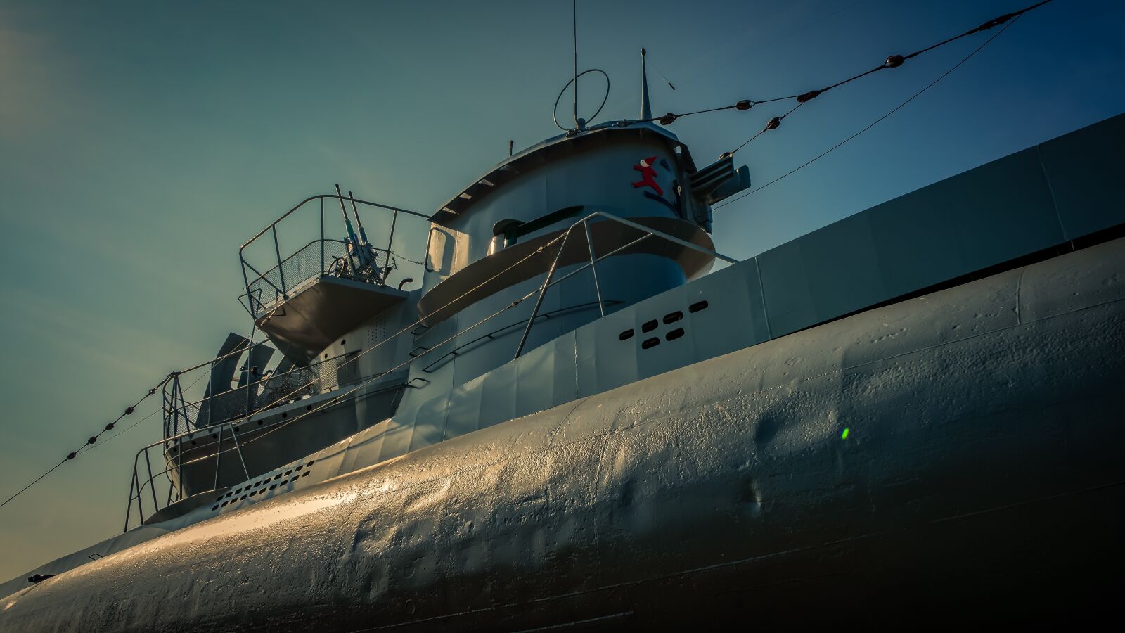 Sony a7 II + Sony FE 28-70mm F3.5-5.6 OSS sample photo. U boat, tower, weapon photography