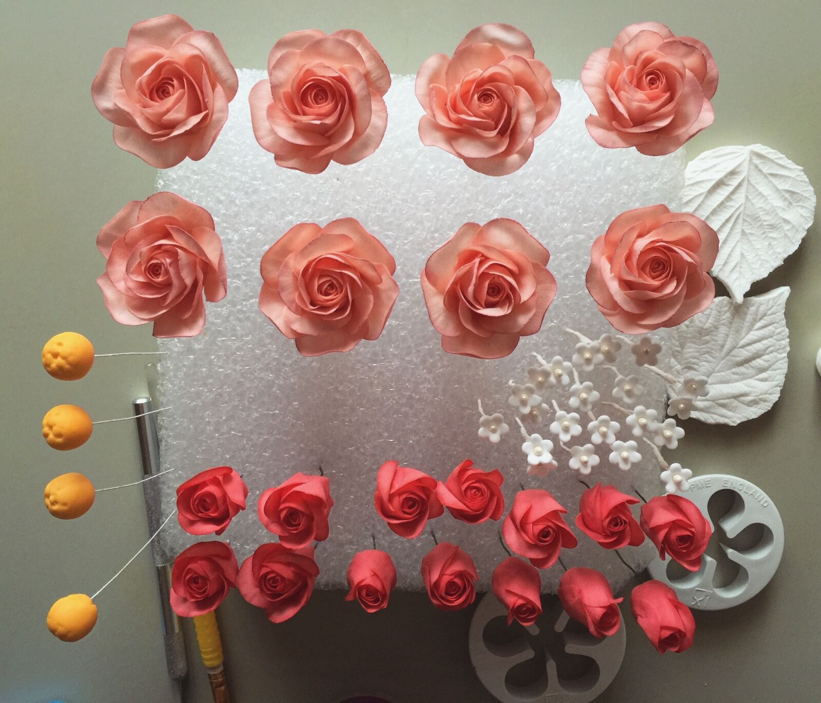 iPhone 6 Plus back camera 4.15mm f/2.2 sample photo. Cake, sugar paste, sugar photography