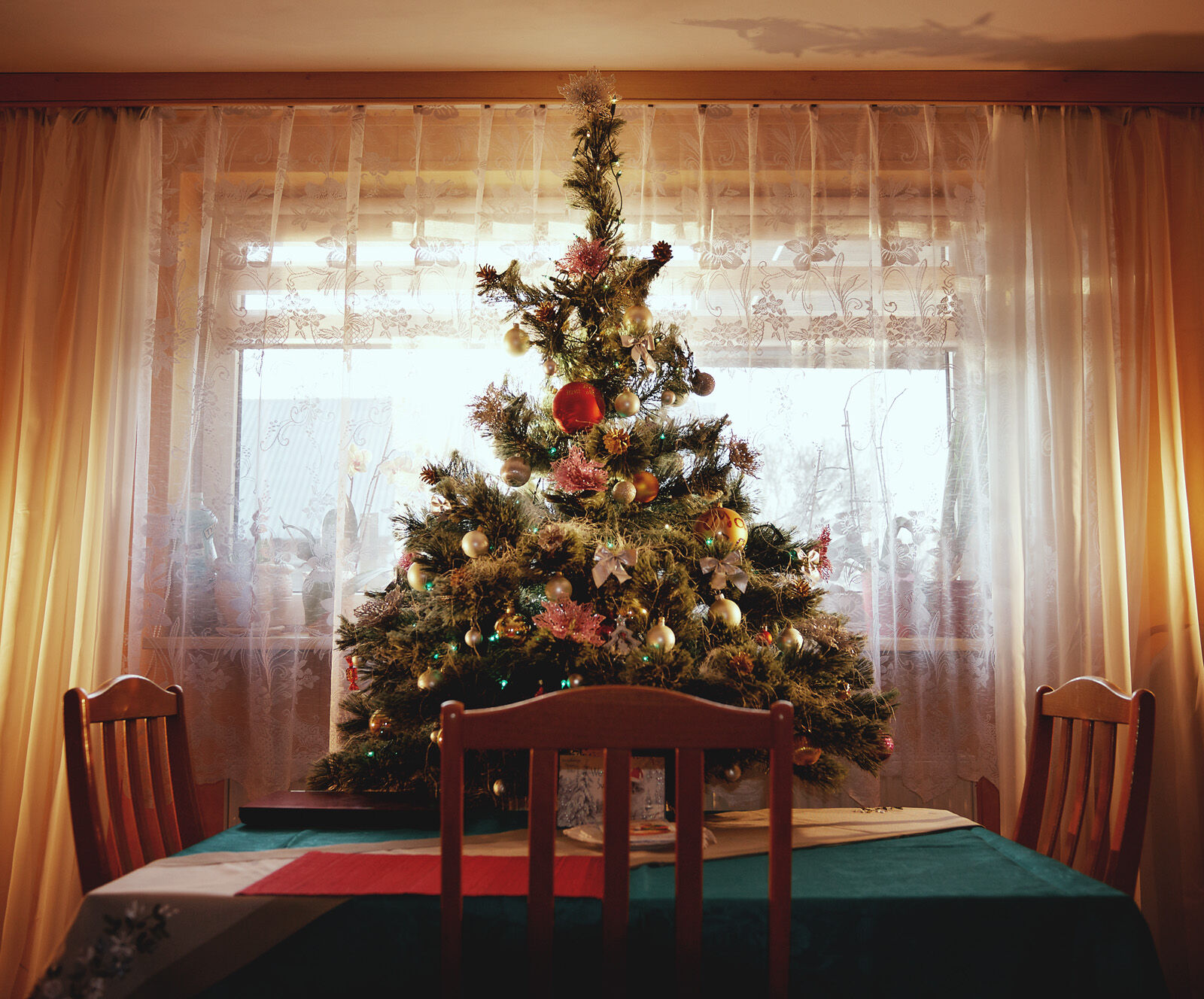 Nikon D610 sample photo. Architecture, chair, christmas, christmas photography
