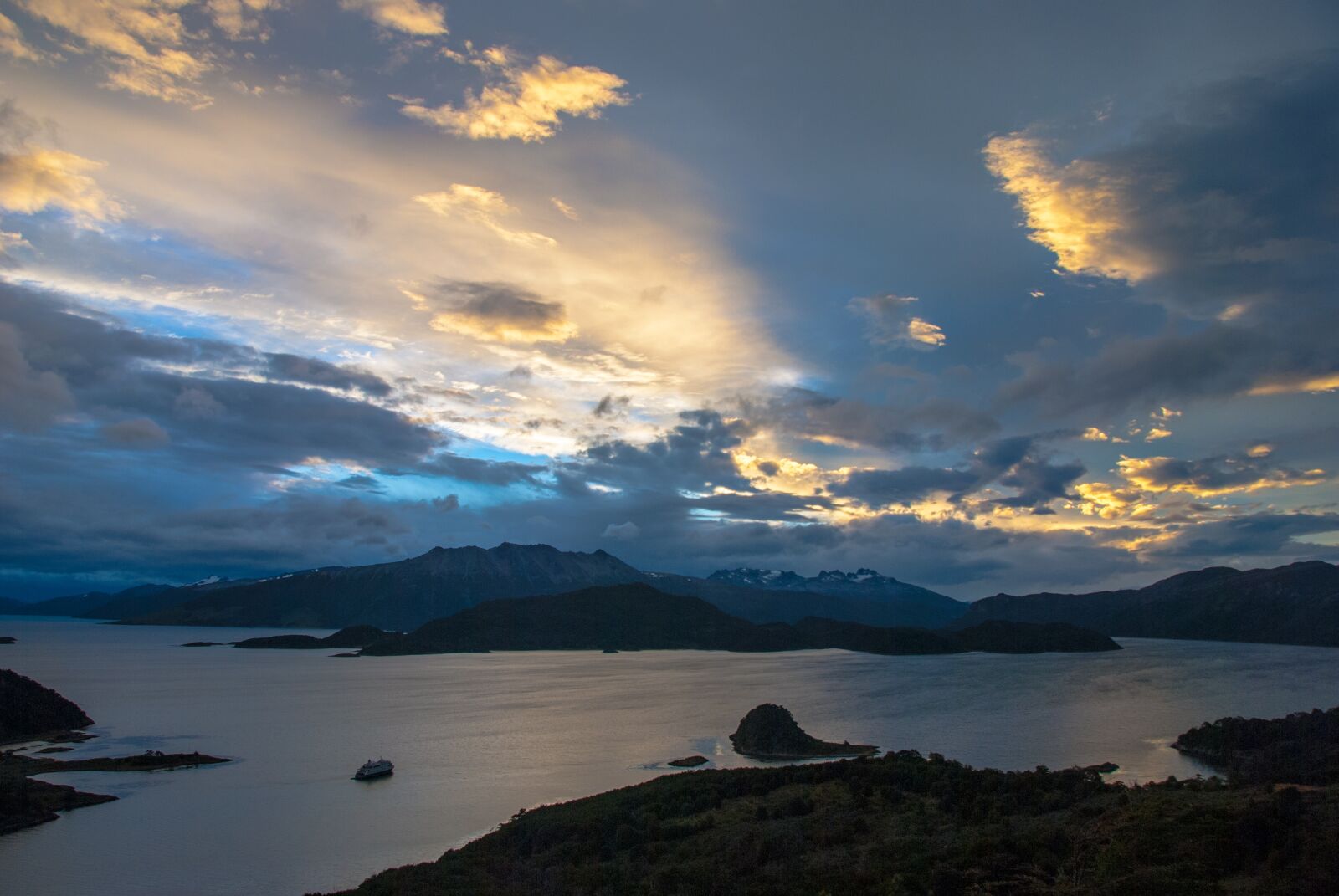 Nikon D80 sample photo. Cruise, chile, patagonia photography