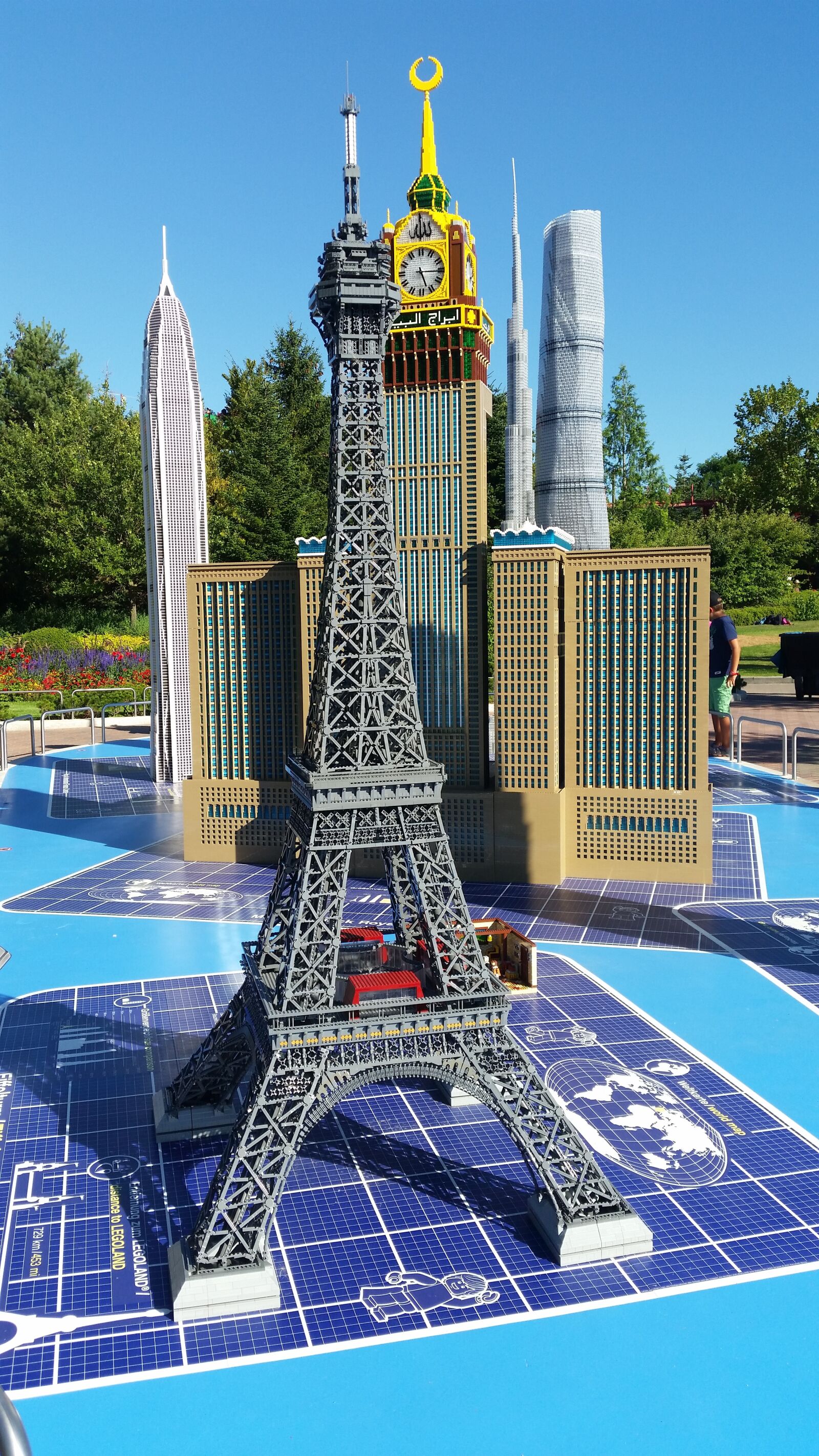 Samsung Galaxy S5 sample photo. Eiffel tower, legoland, paris photography