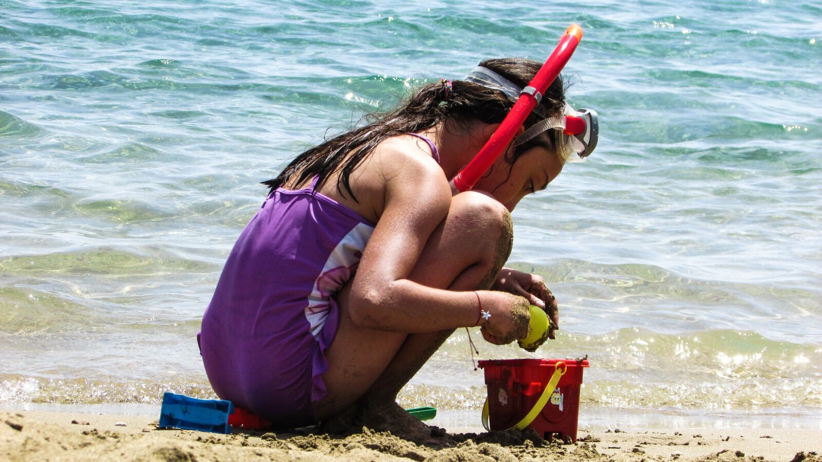 Canon PowerShot SX400 IS sample photo. Kid, girl, playing photography