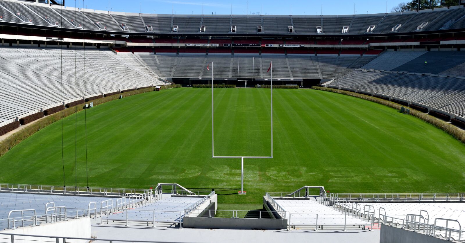Nikon D3300 sample photo. University of georgia, football photography