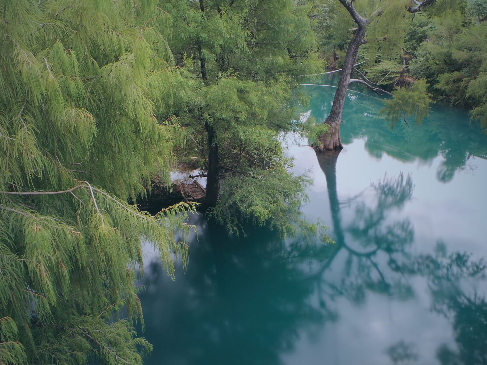 Samsung Galaxy Camera (Wi-Fi) sample photo. River, blue river, guatemala photography