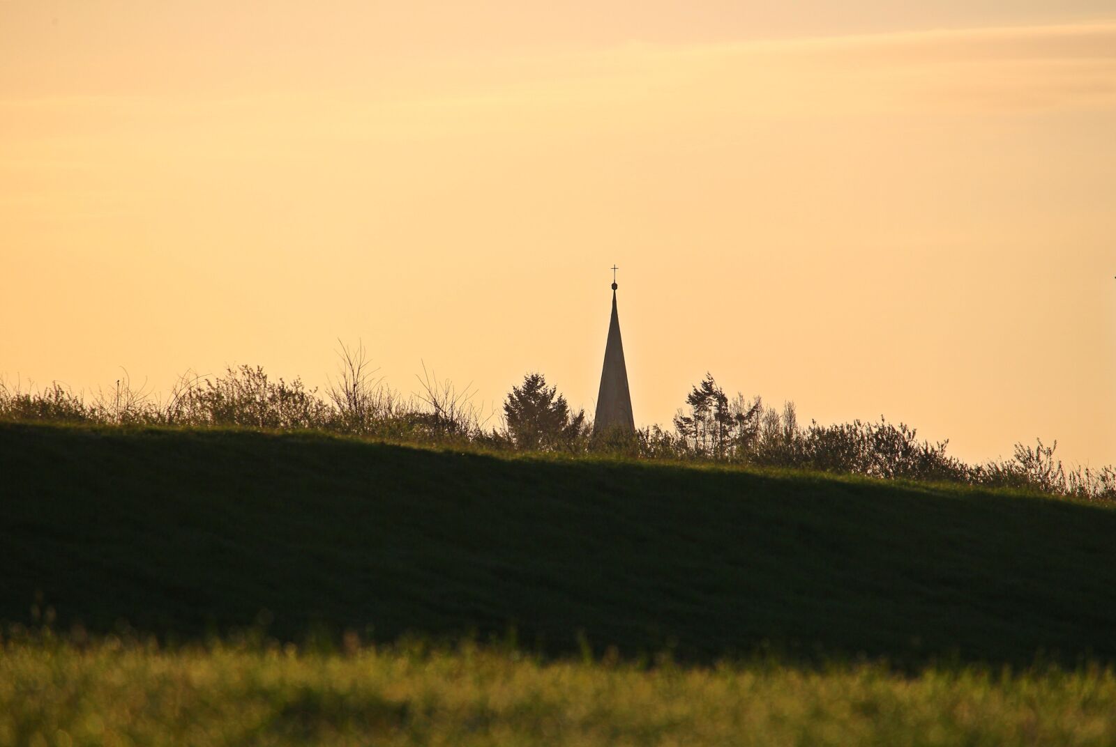 Canon EOS 100D (EOS Rebel SL1 / EOS Kiss X7) sample photo. Dömitz, steeple, elbe photography