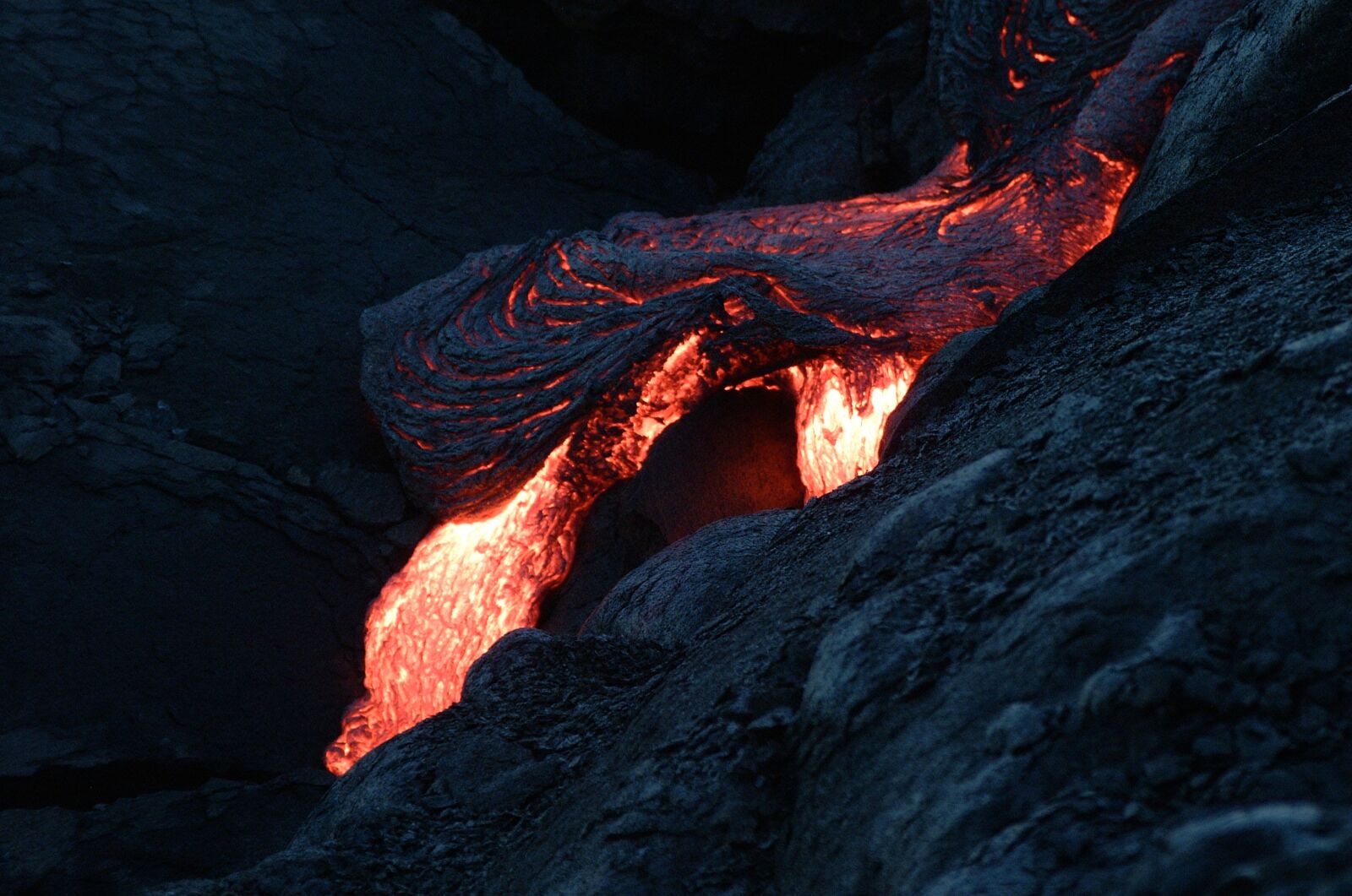 Fujifilm FinePix S1 Pro sample photo. Lava, volcano photography