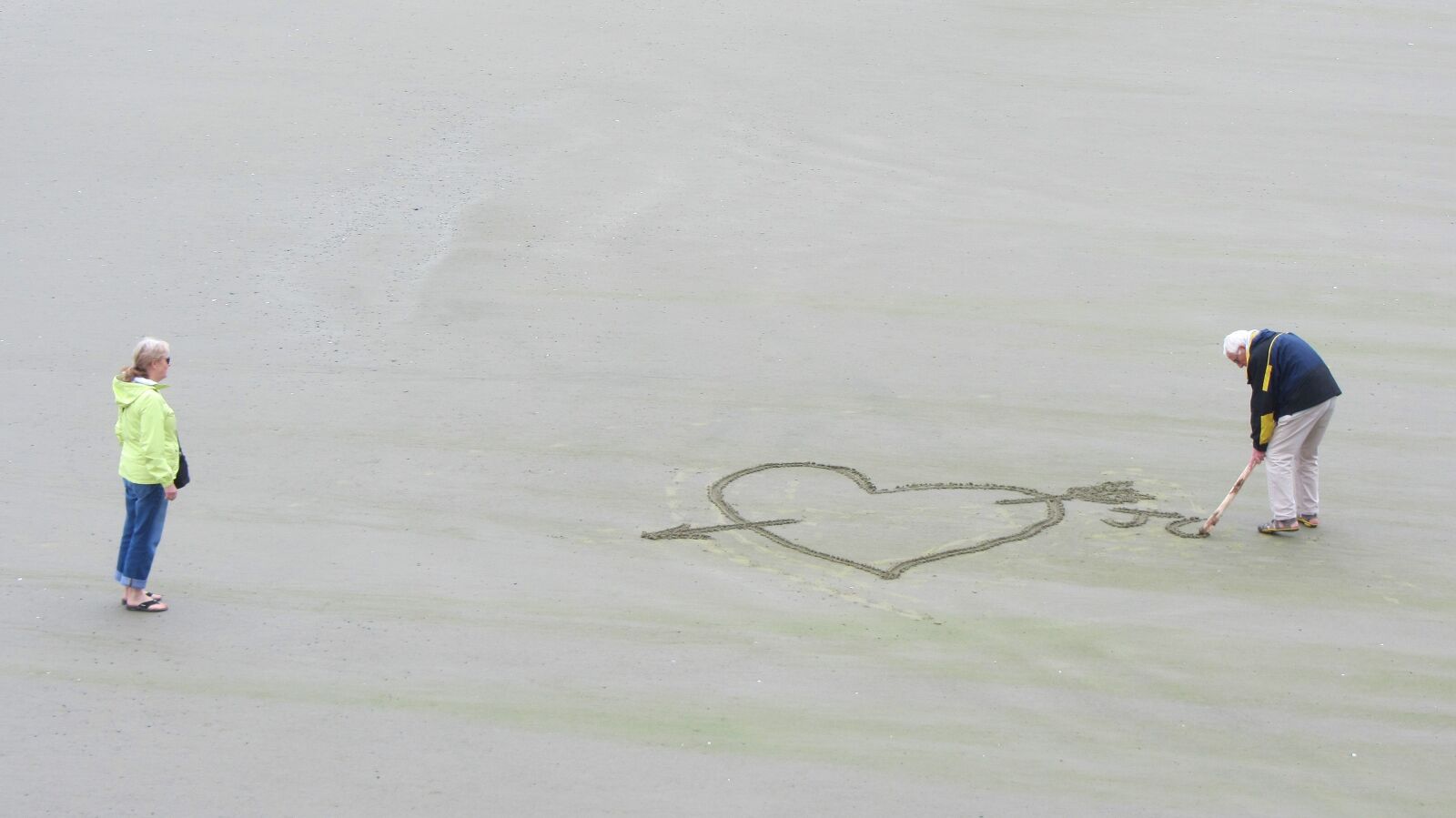 Canon PowerShot SX220 HS sample photo. Love, beach, heart shape photography