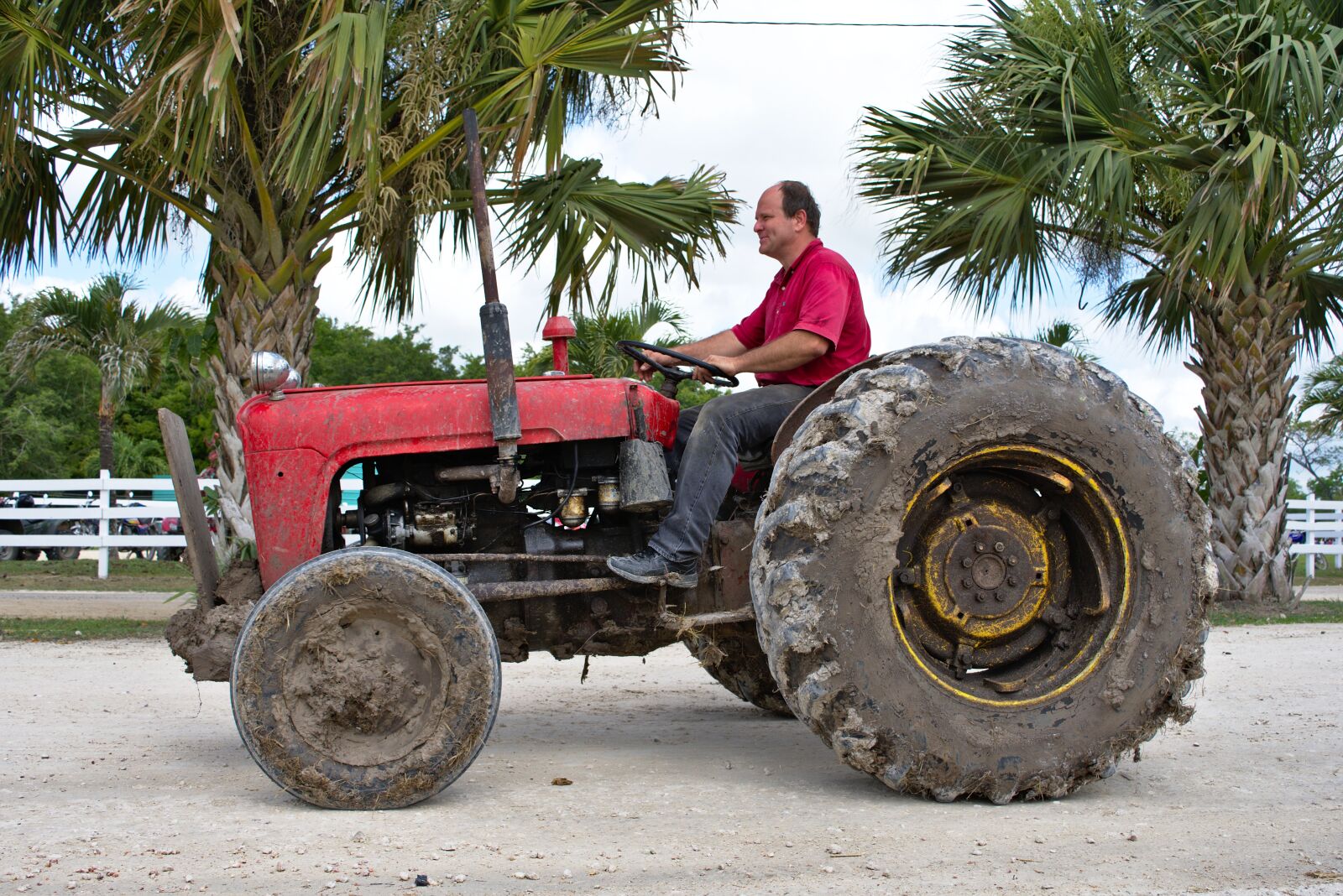 Nikon D7200 sample photo. Tractor, old, farmer photography