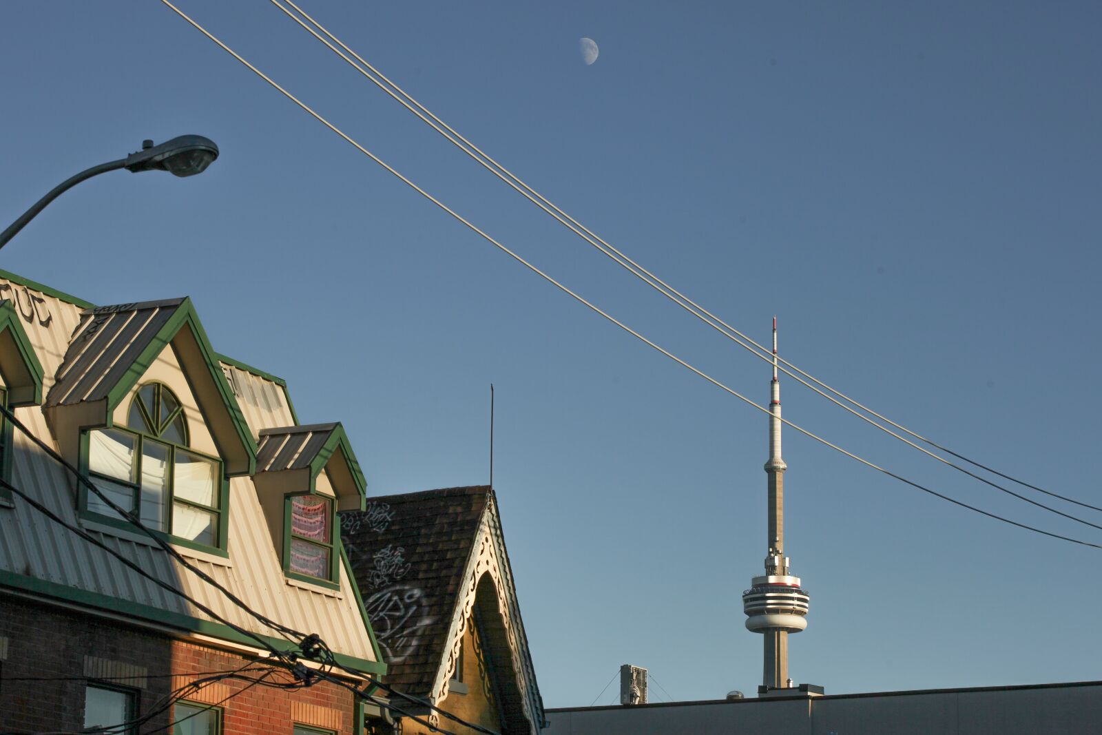 Canon EOS 5D Mark II + Canon EF 100mm F2.8 Macro USM sample photo. City, sky, moon photography