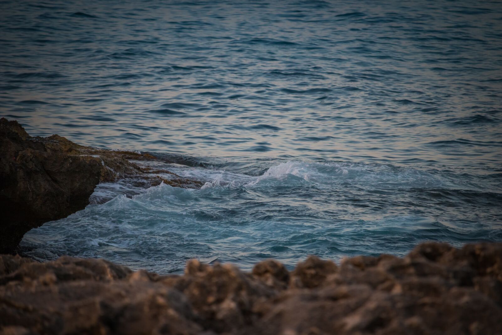 Canon EOS 100D (EOS Rebel SL1 / EOS Kiss X7) sample photo. Sea, waves, coast photography