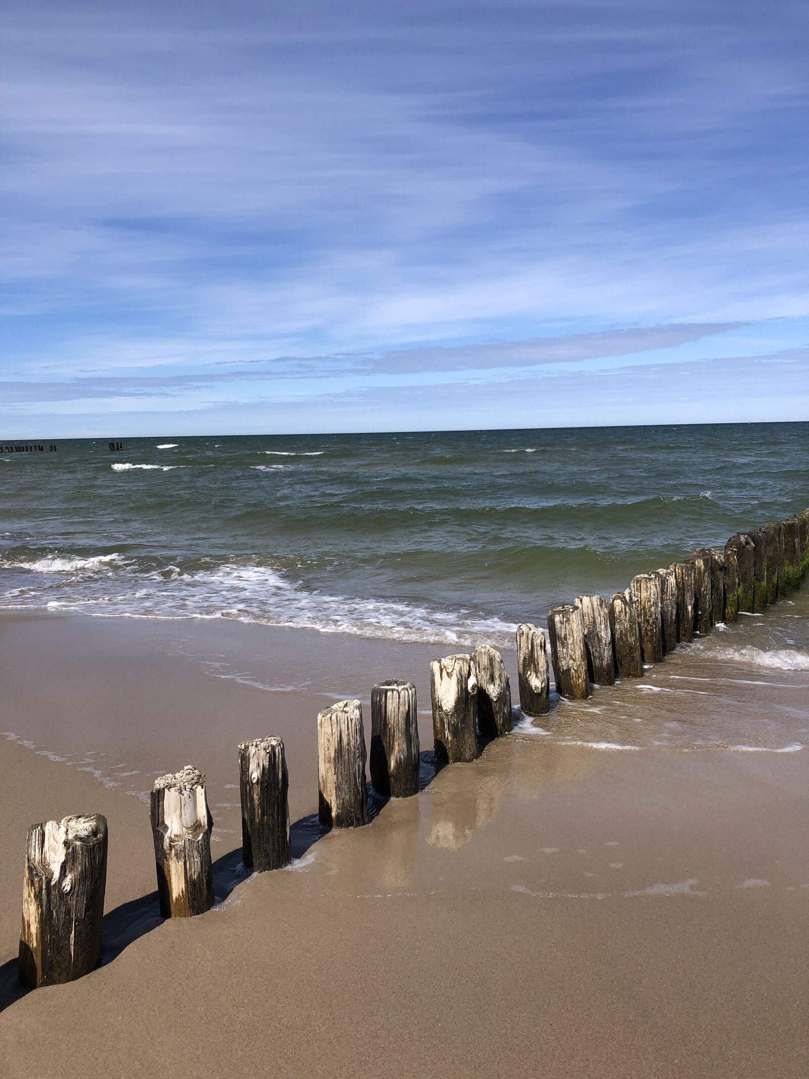 iPhone 8 back camera 3.99mm f/1.8 sample photo. Beach, poland, water photography