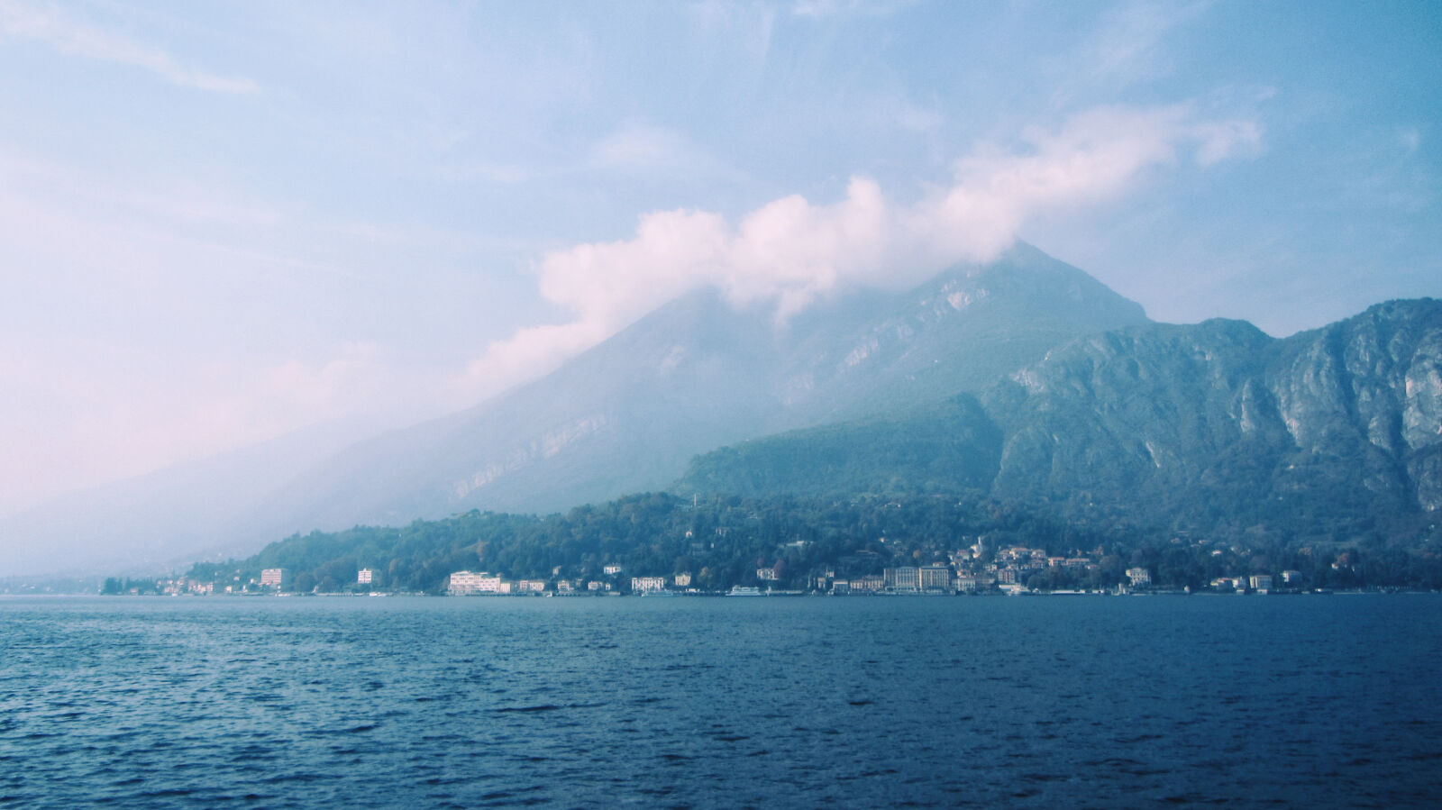 Canon PowerShot SX230 HS sample photo. Italy, lake, travel photography