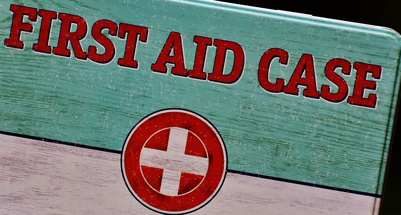 Nikon D7200 sample photo. First aid, box, tin photography