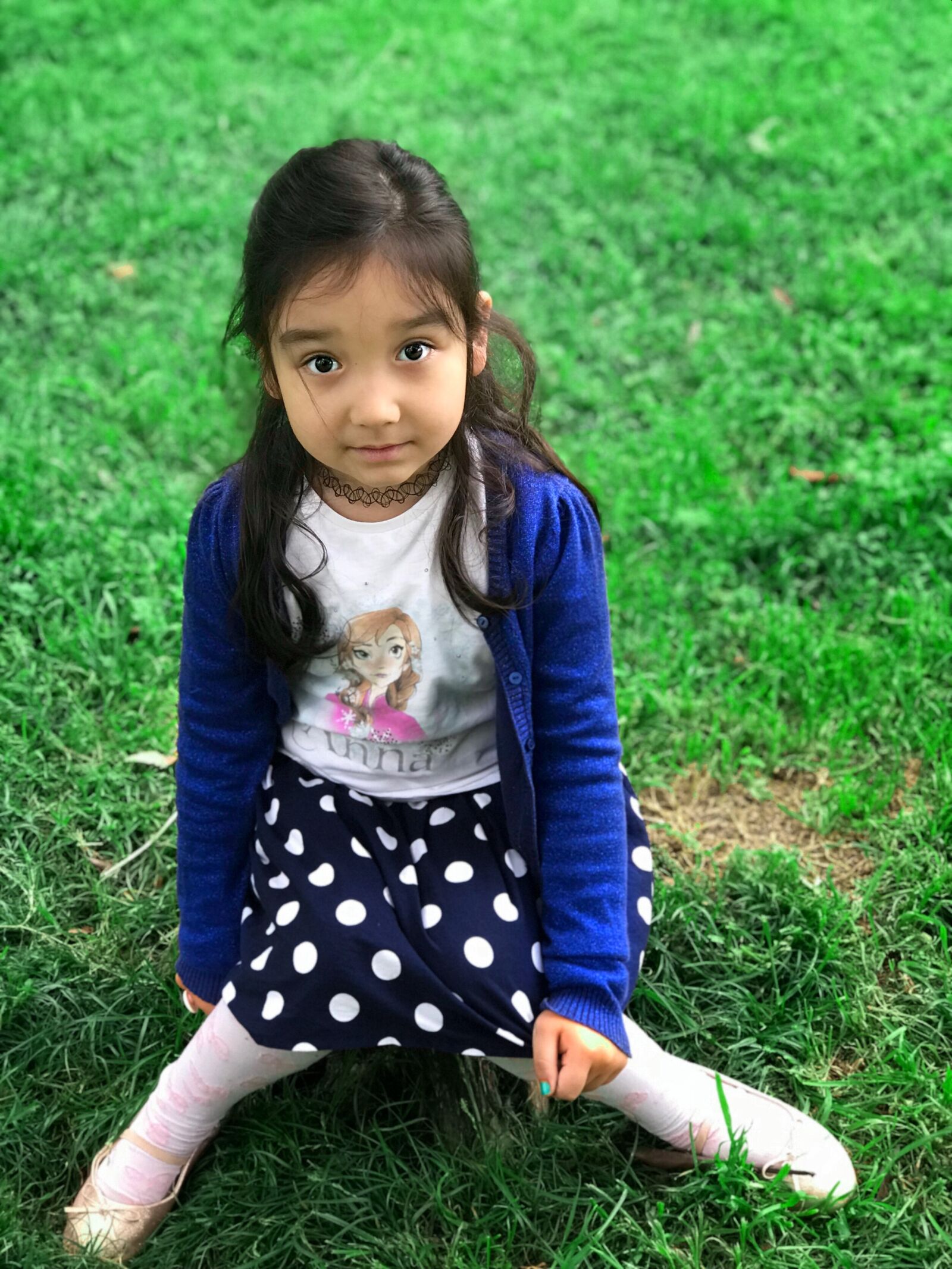 iPhone 7 Plus back dual camera 6.6mm f/2.8 sample photo. Grass, child, nature photography