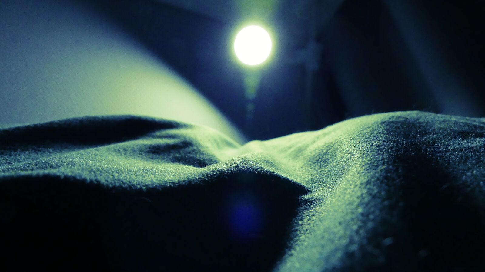Panasonic Lumix DMC-FZ300 sample photo. Light, dark, pillow photography