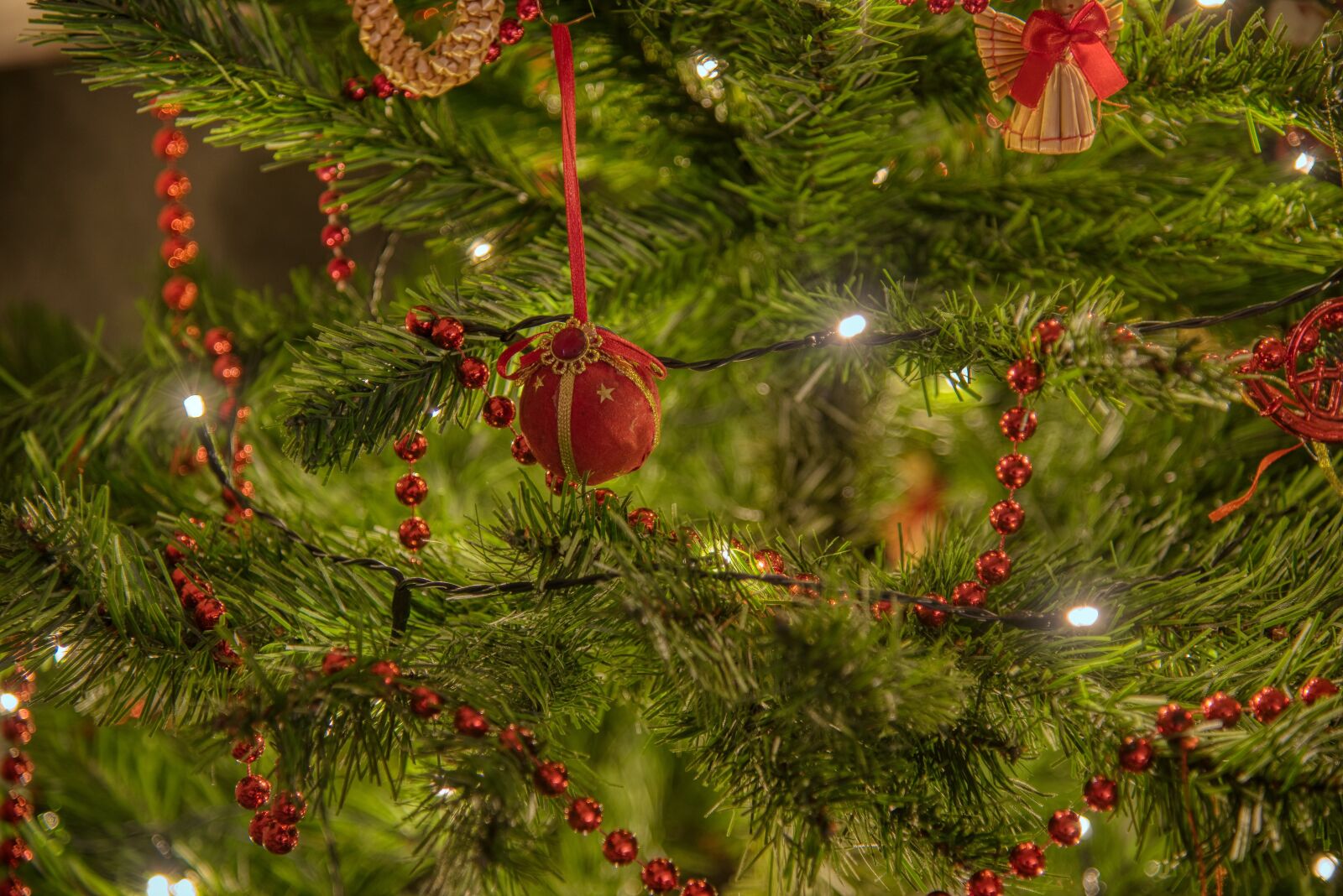 Nikon D750 sample photo. Christmas, christmas decorations, awning photography