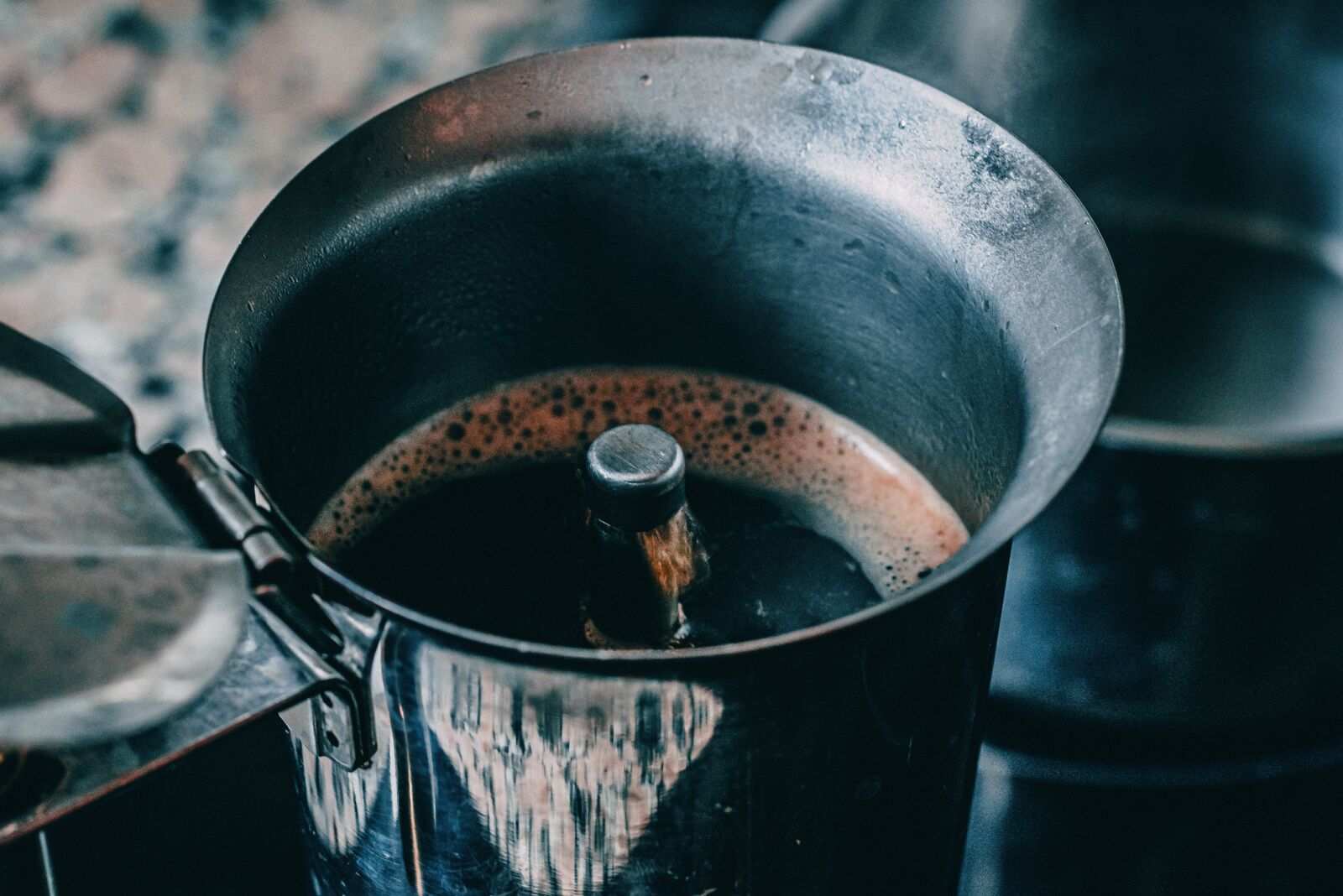Canon EF 50mm F1.4 USM sample photo. Coffee, kettle, boiling photography