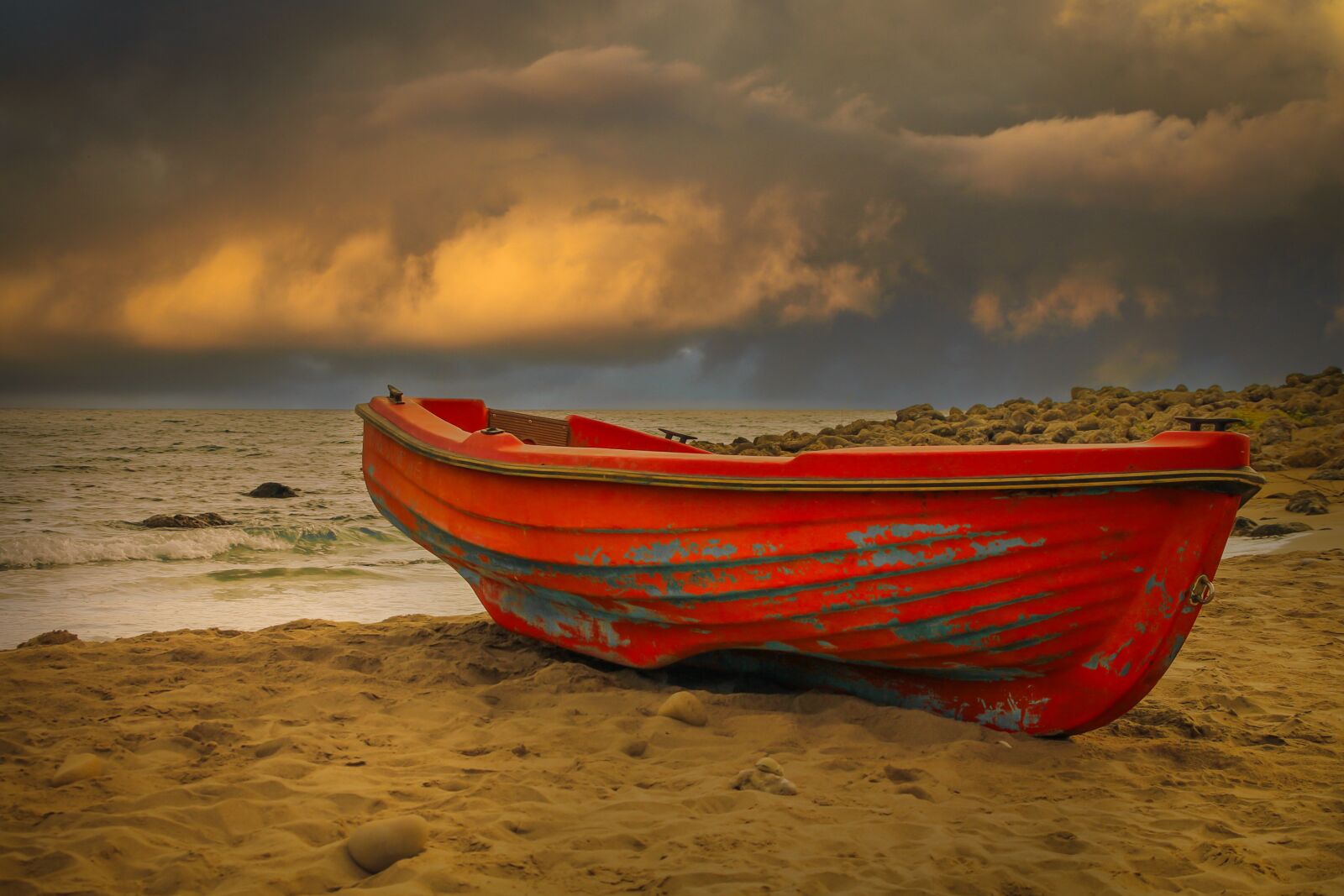 Canon EOS 650D (EOS Rebel T4i / EOS Kiss X6i) sample photo. Boat, beach, sand photography
