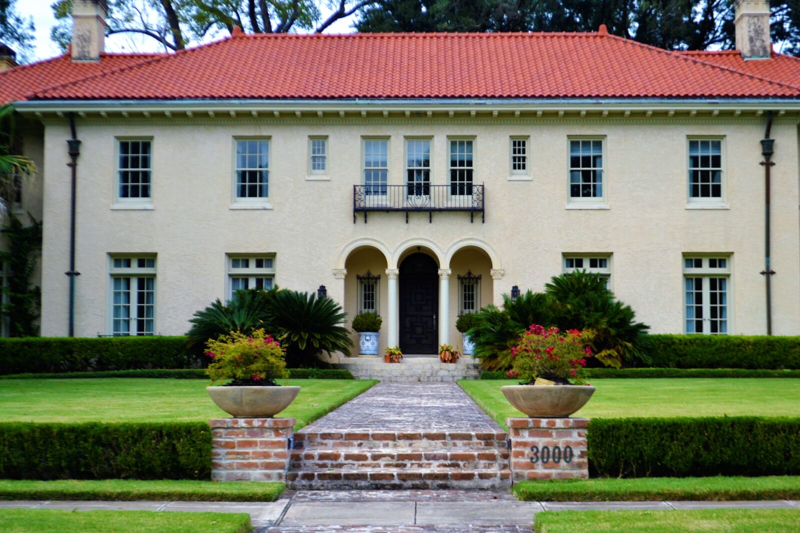 Nikon D3100 sample photo. Luxury home, mansion, real-estate photography
