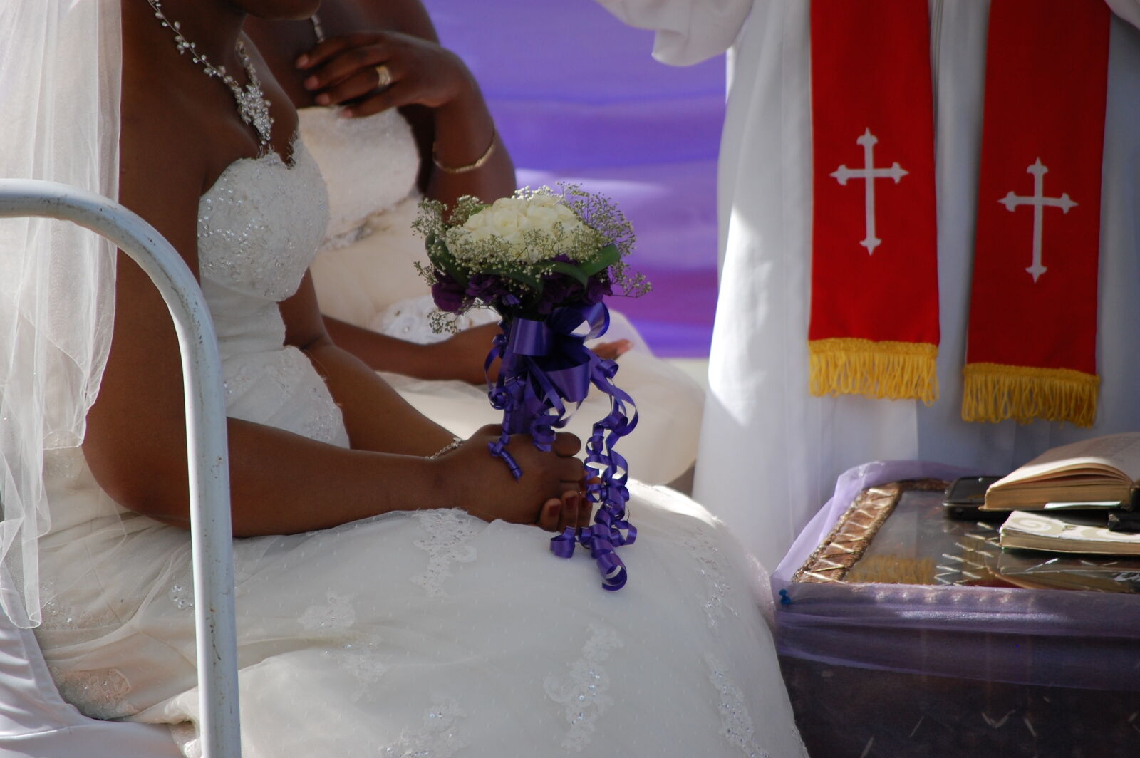 Nikon D40 + Nikon AF-S DX Nikkor 55-200mm F4-5.6G VR sample photo. Priest, wedding, wedding, dress photography