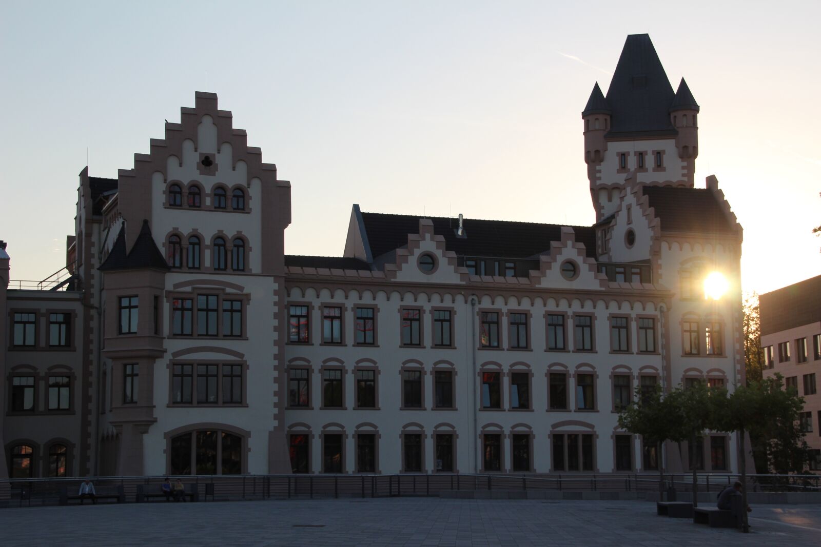 Canon EOS 600D (Rebel EOS T3i / EOS Kiss X5) sample photo. Dortmund, authority, h rder photography