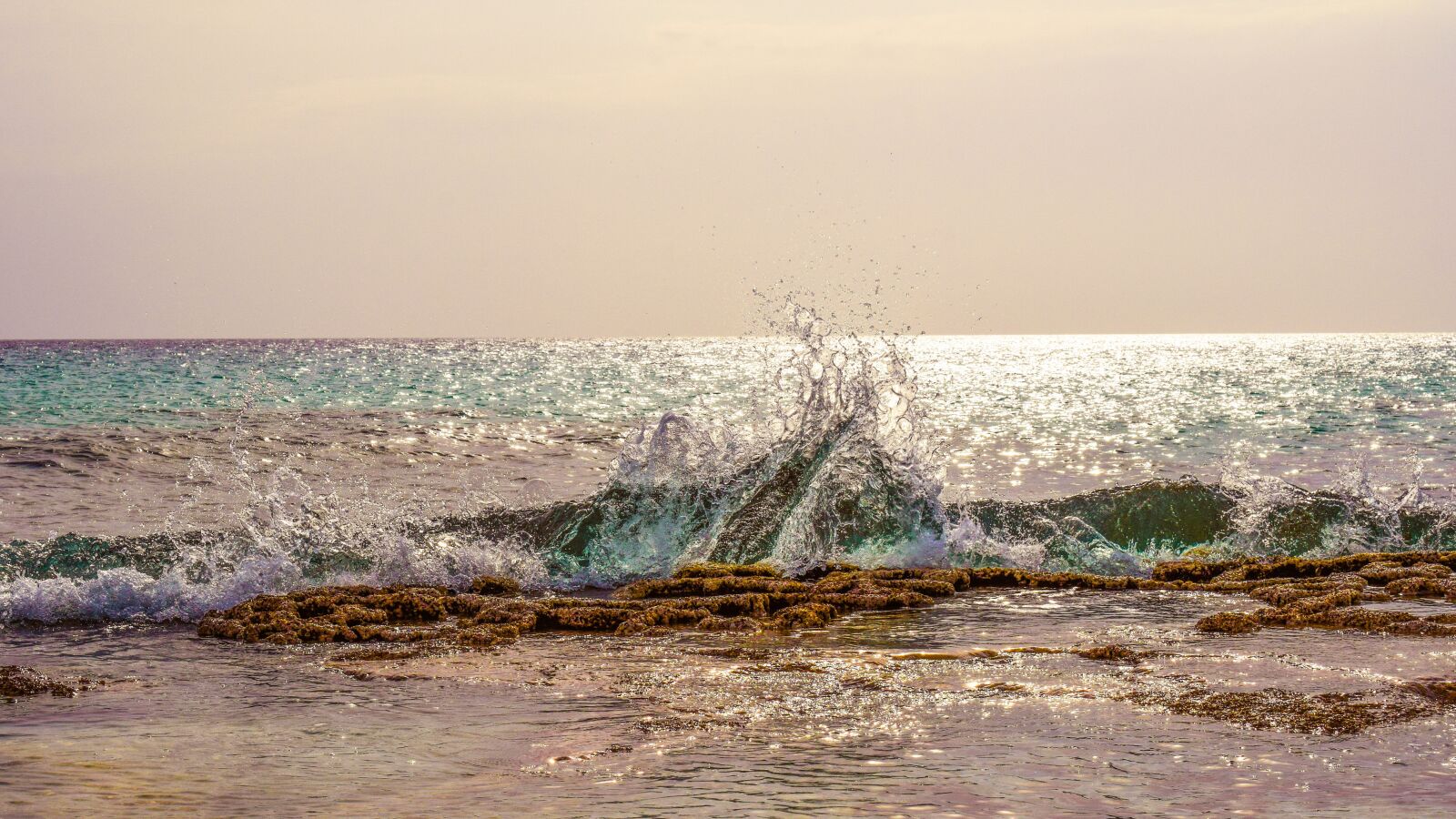 Nikon D3300 sample photo. Splash, coast, rocky photography