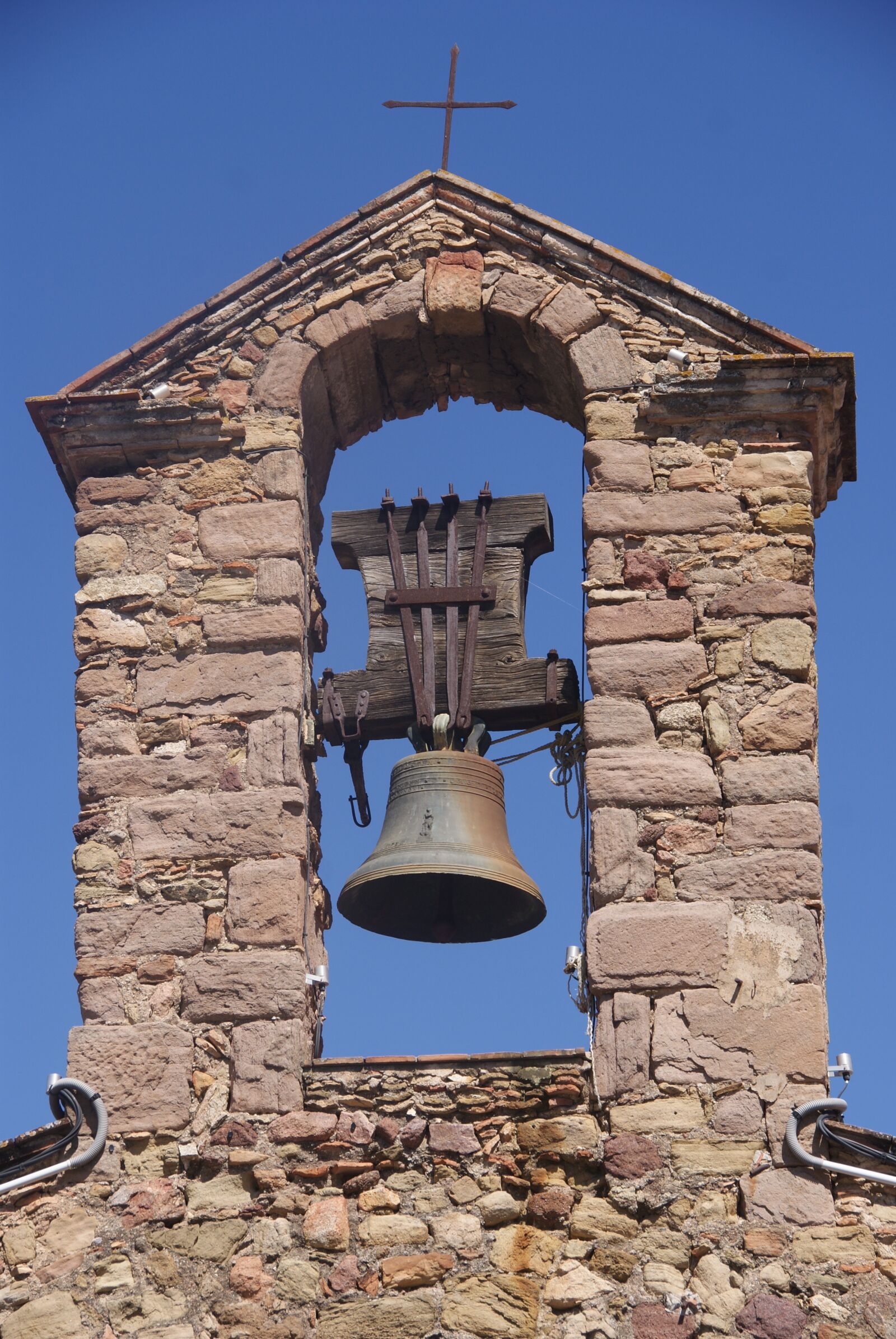 Sony Alpha DSLR-A300 sample photo. Clock, church bell, building photography