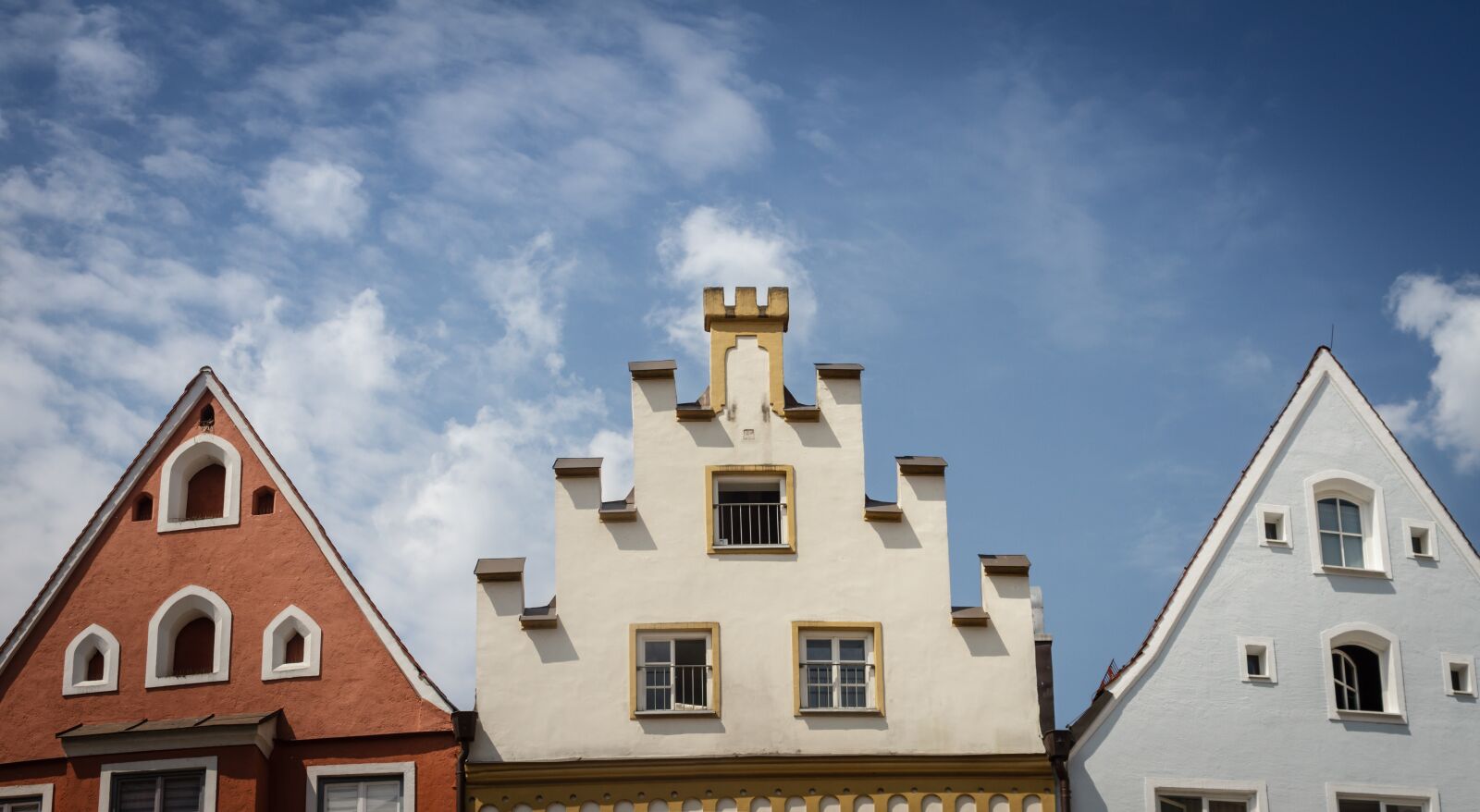 Canon EOS 7D sample photo. Facade, gable, stairs photography
