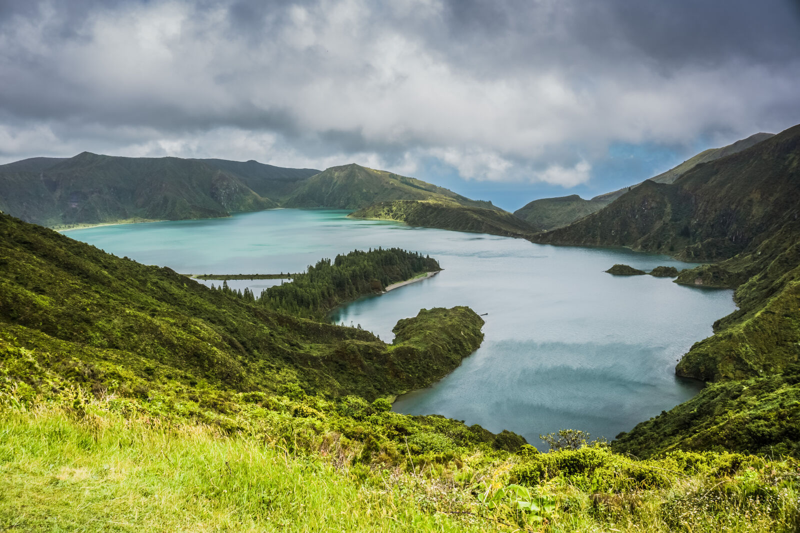 Sony a6000 sample photo. Blue, lake, behind, green photography