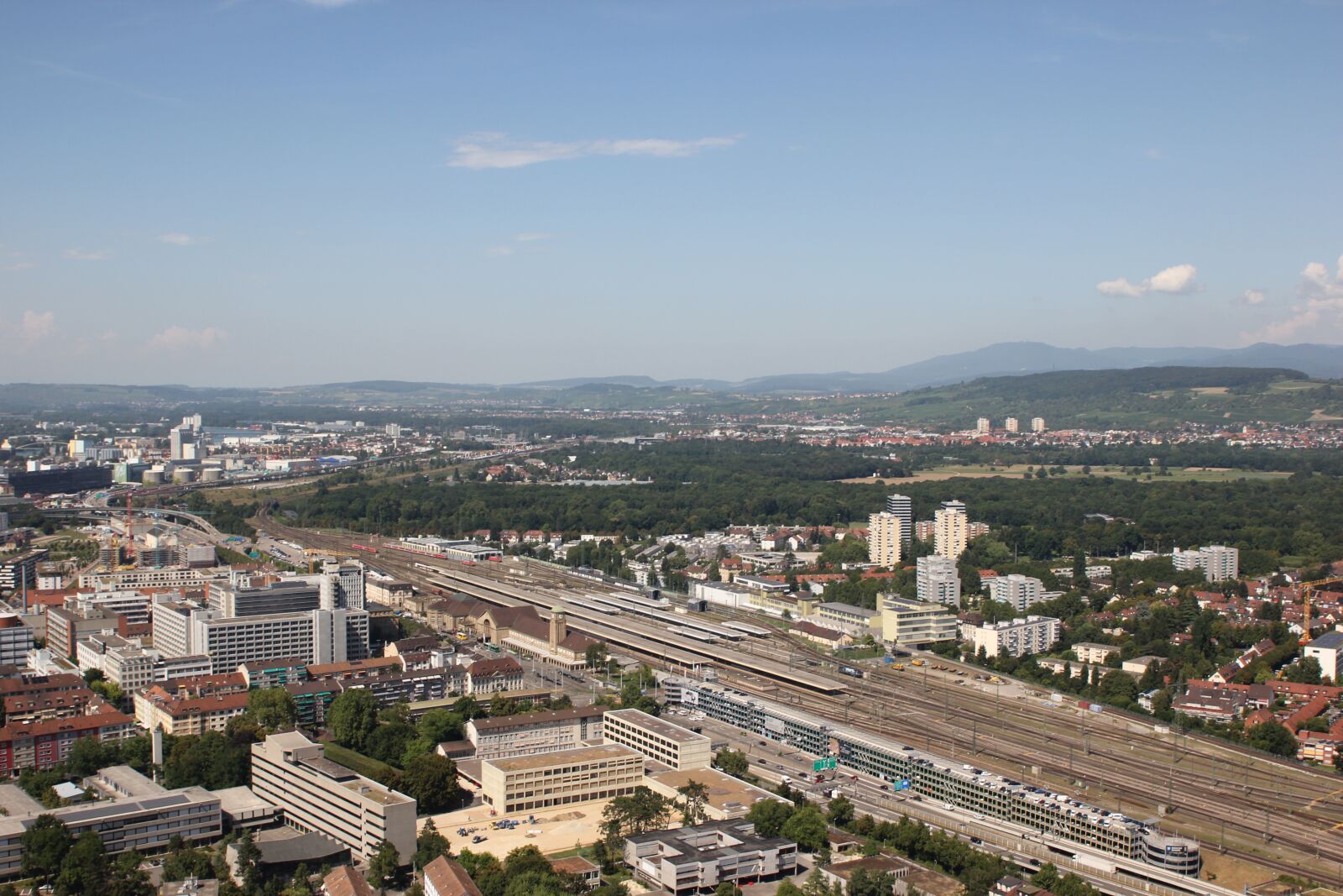 Canon EOS 550D (EOS Rebel T2i / EOS Kiss X4) sample photo. Roche tower 1, basel, views photography