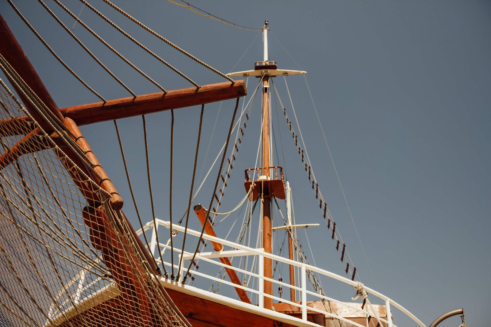 Canon EF-S 18-55mm F3.5-5.6 IS sample photo. Sailboat, ship, shipyard, sailing photography