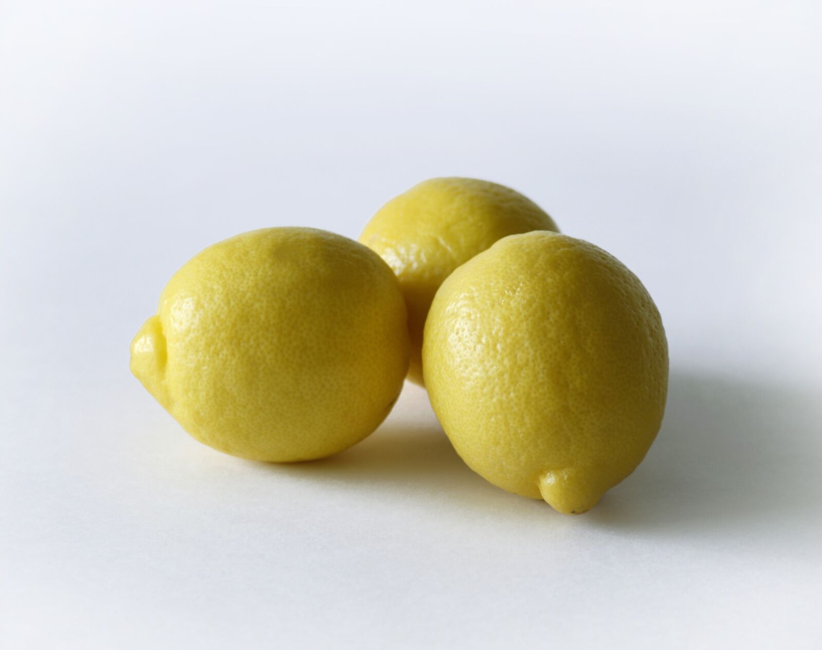 Canon EOS 1000D (EOS Digital Rebel XS / EOS Kiss F) sample photo. Lemon, yellow, citrus photography