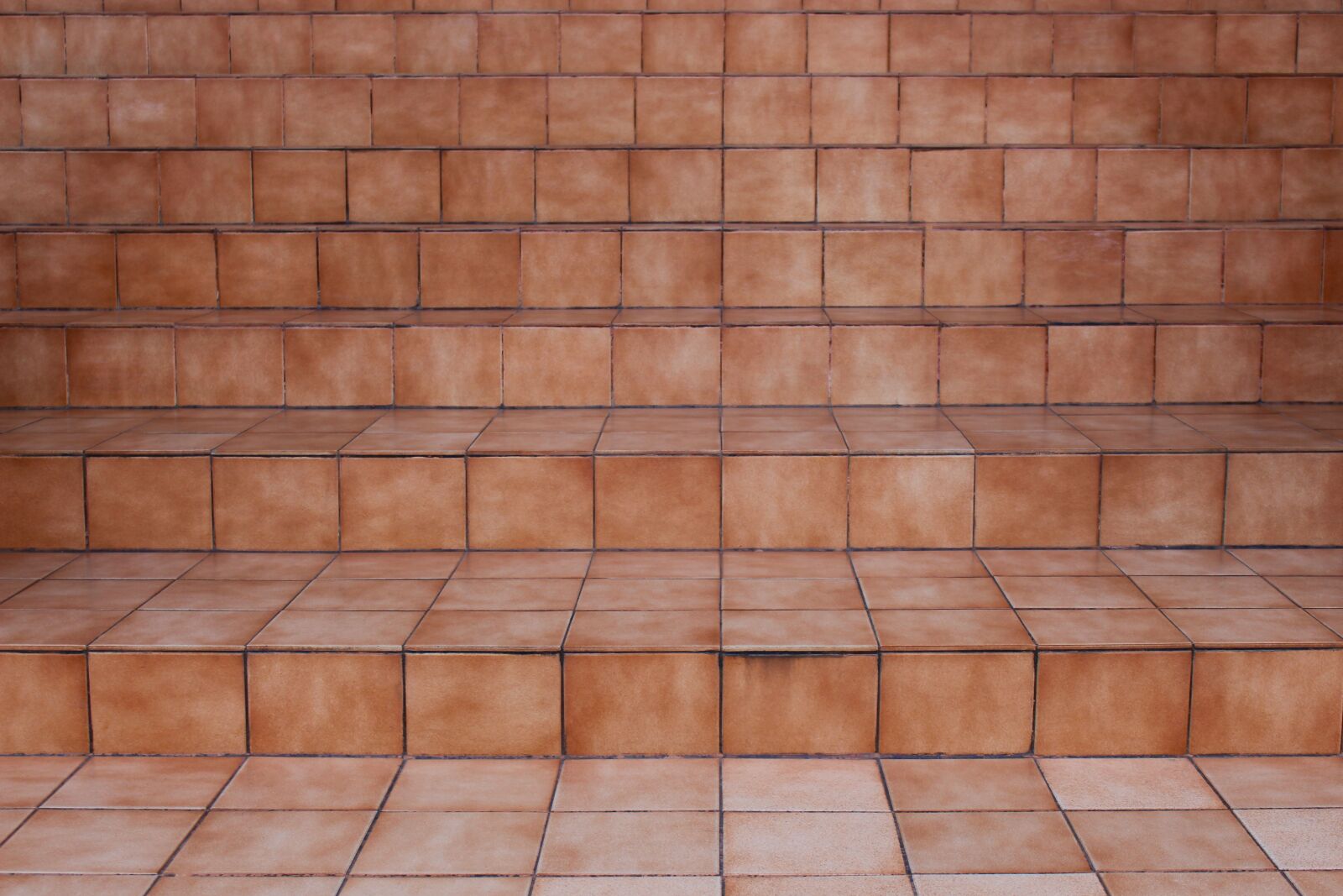 Canon EOS 700D (EOS Rebel T5i / EOS Kiss X7i) sample photo. Steps, ceramic tiles, brown photography