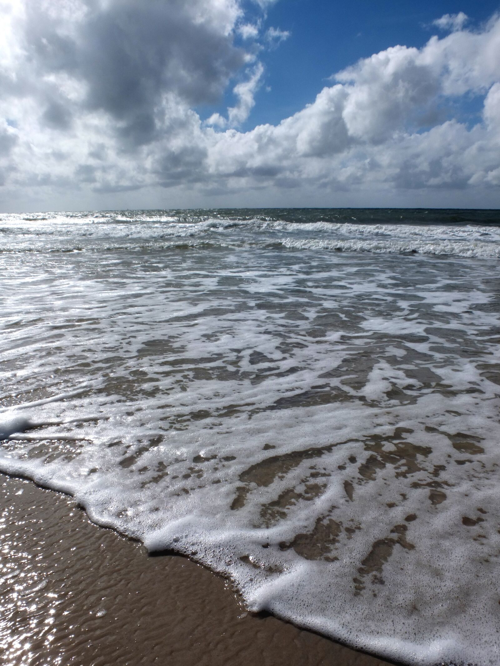 Fujifilm X10 sample photo. Beach, sea, wave photography